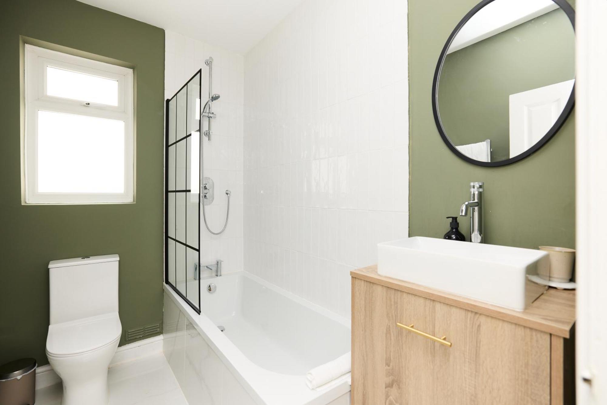 The Fulham Arms - Elegant 3bdr Flat With Terrace Lägenhet London