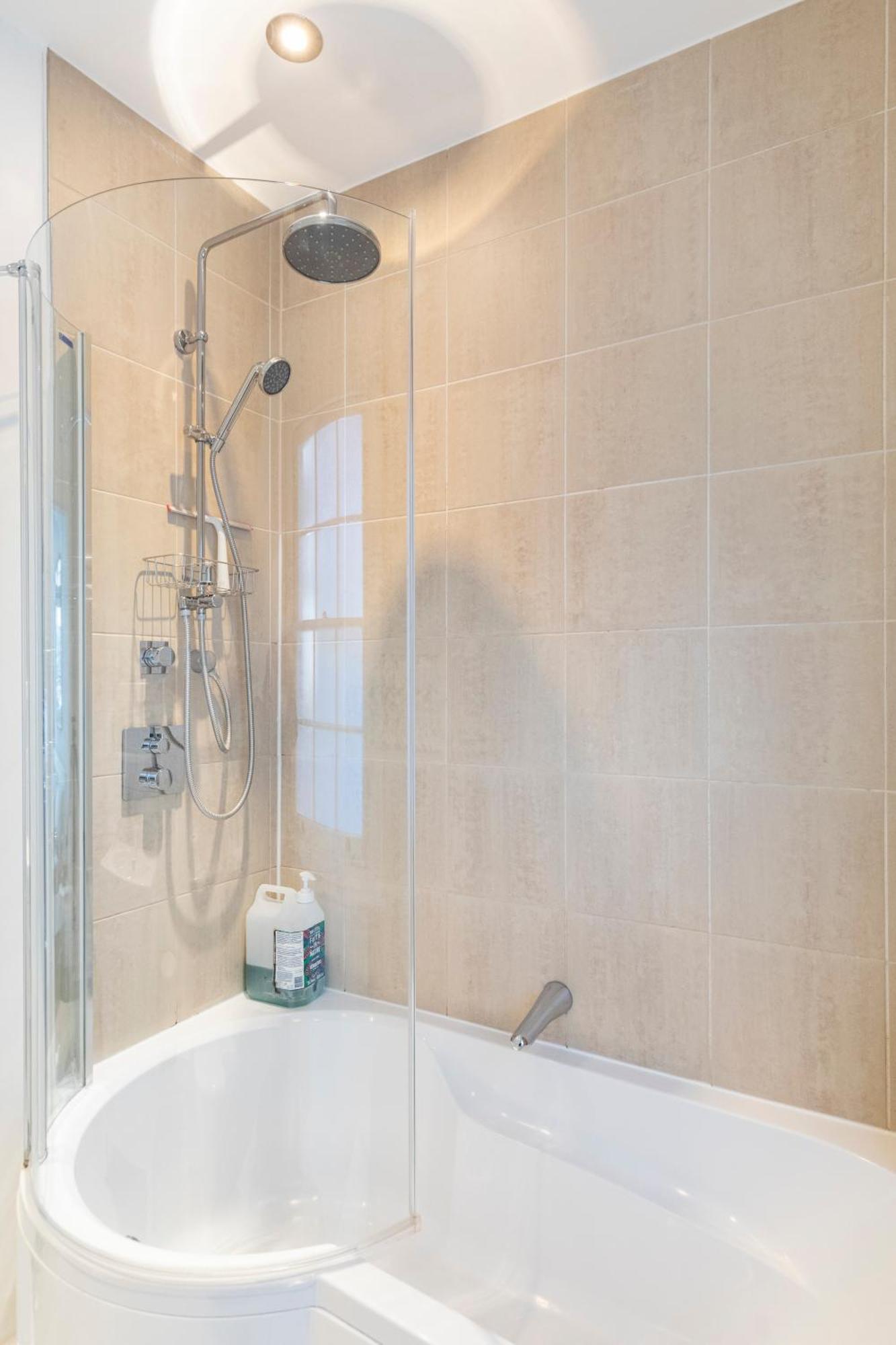 Appartement 195vbr With Private Bathrooms, Shared Kitchen Londres