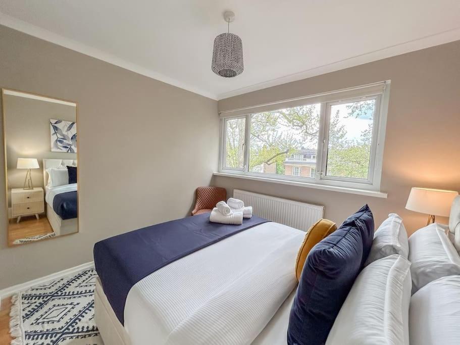 Hébergement de vacances Large 6 Bedroom Retreat In Holland Park Londres