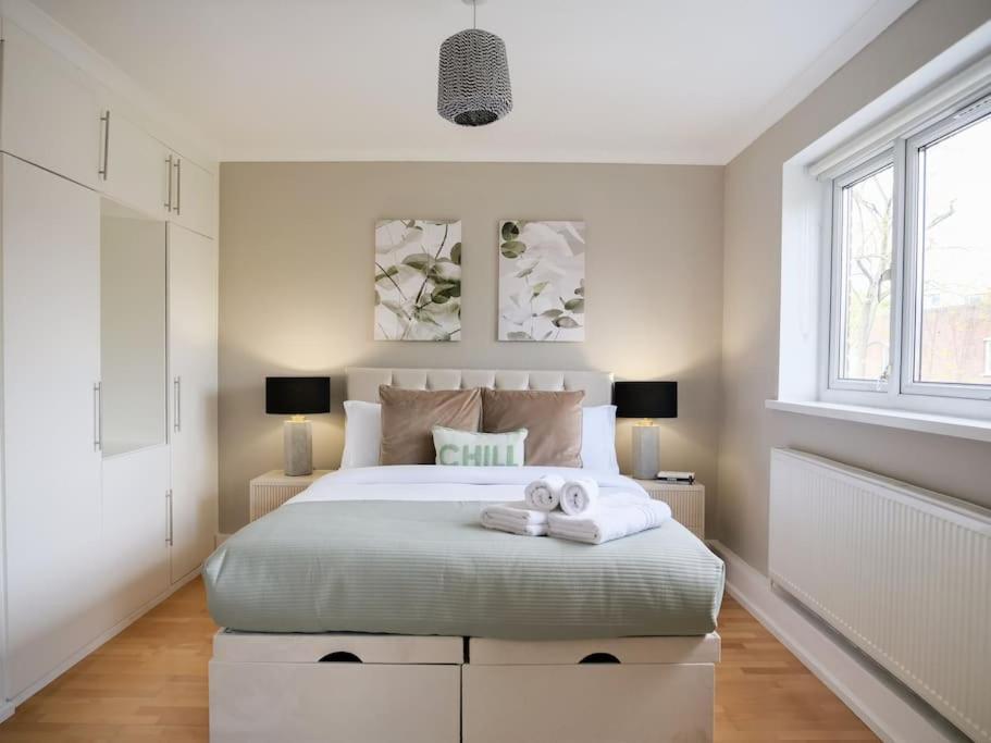 Large 6 Bedroom Retreat In Holland Park Londres