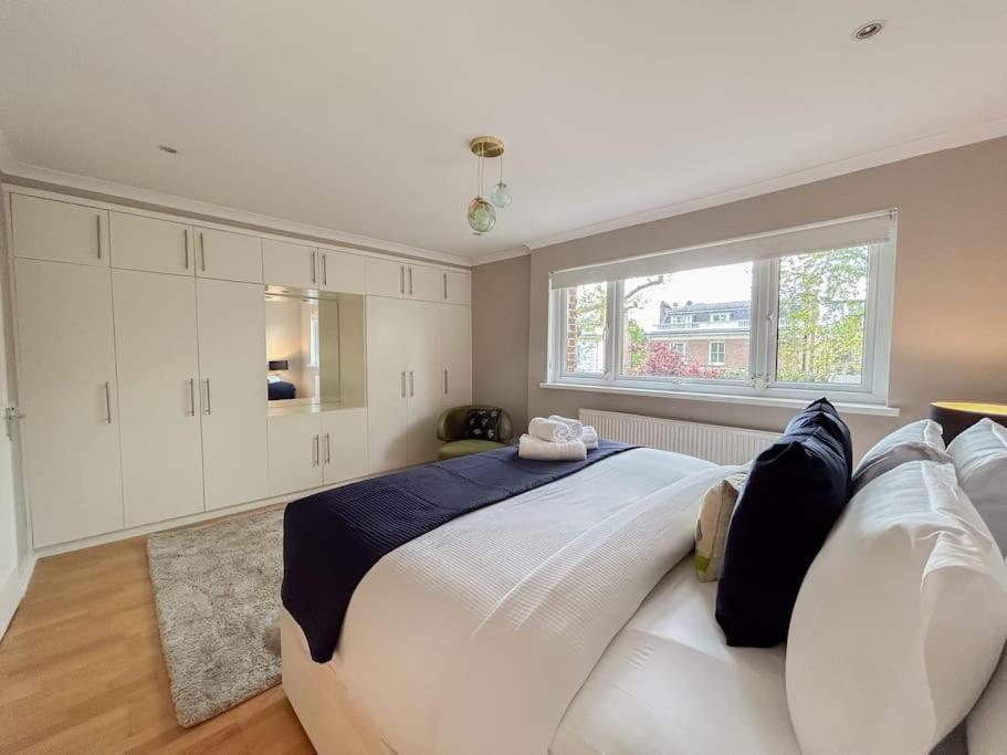 Large 6 Bedroom Retreat In Holland Park * Londres