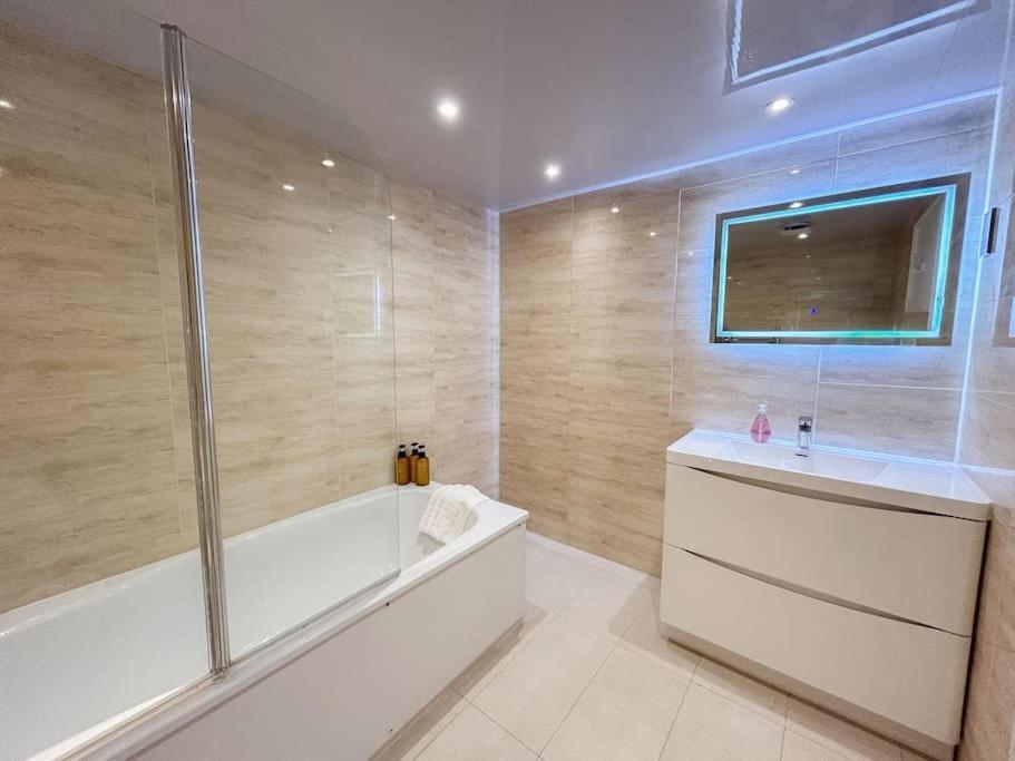 Hébergement de vacances Large 6 Bedroom Retreat In Holland Park *
