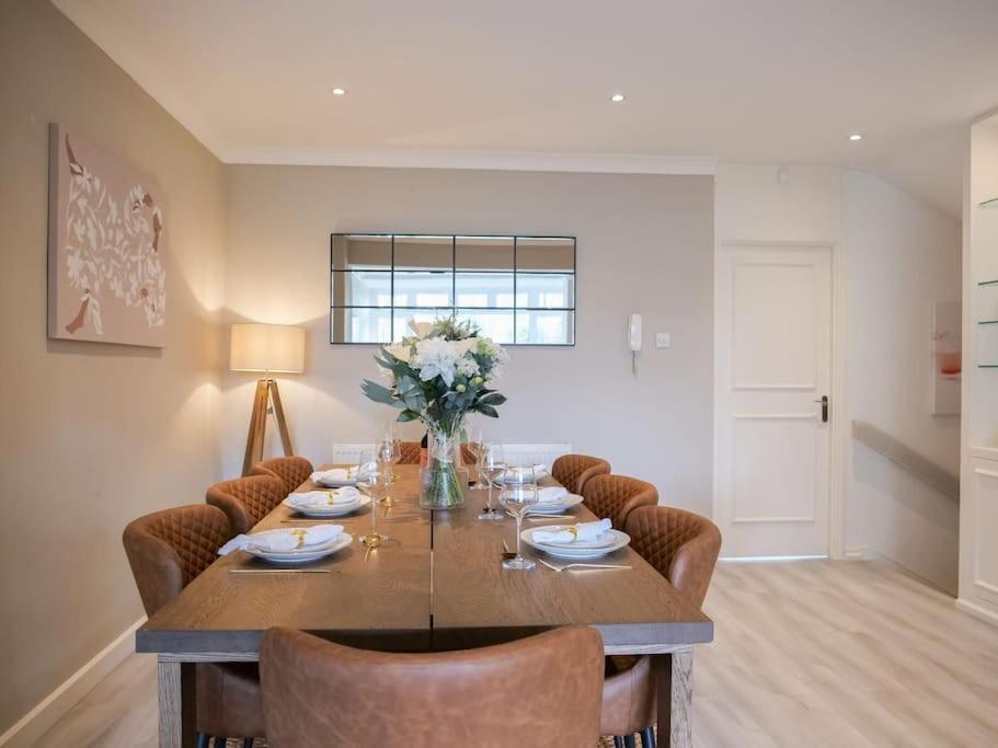 Large 6 Bedroom Retreat In Holland Park * Londres