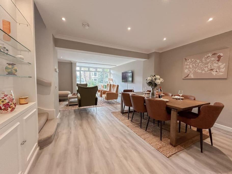Hébergement de vacances Large 6 Bedroom Retreat In Holland Park