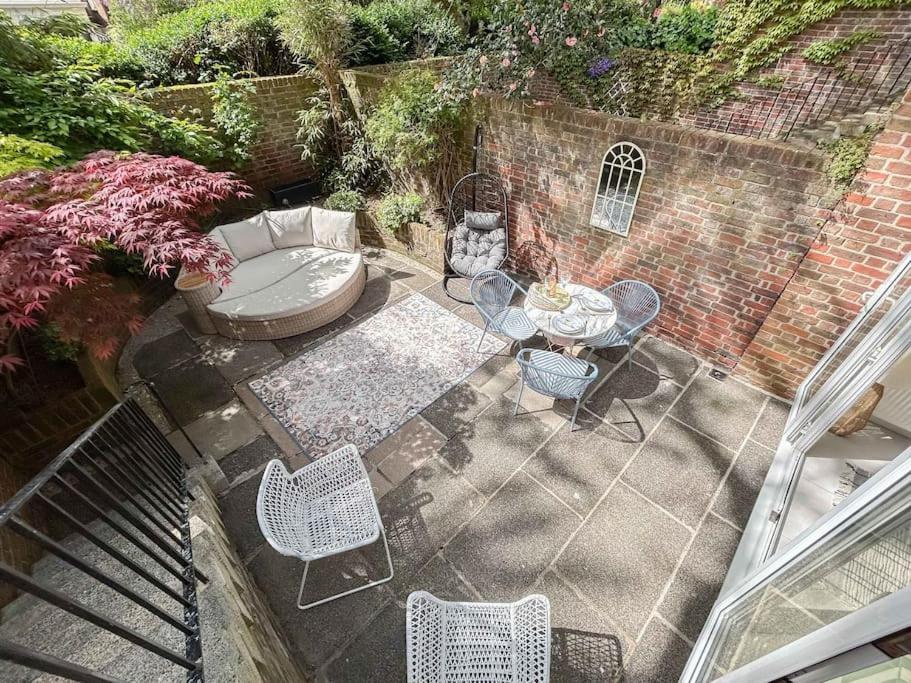 Large 6 Bedroom Retreat In Holland Park * Londres