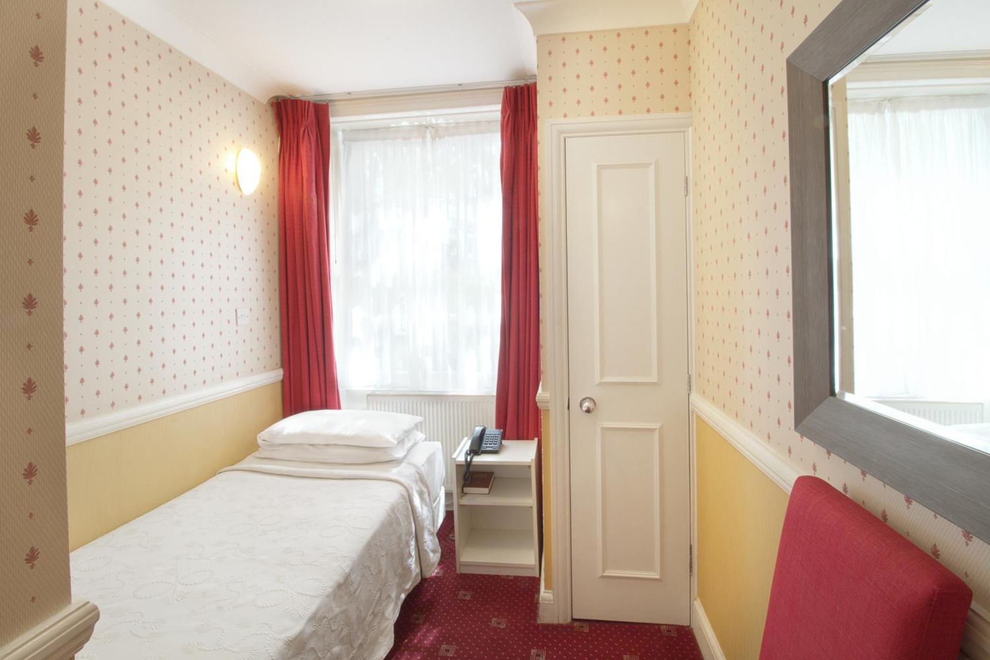 Balmoral House 2* Londen