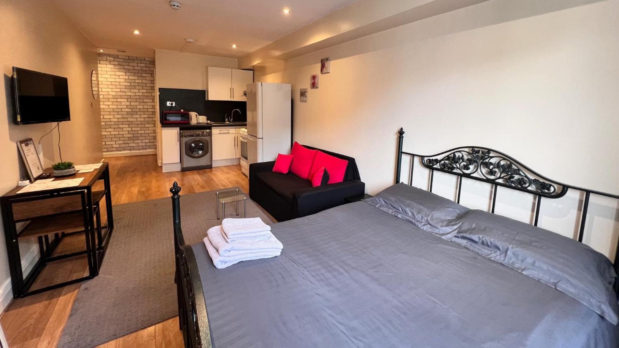 Cosy - Finchley Road Londra