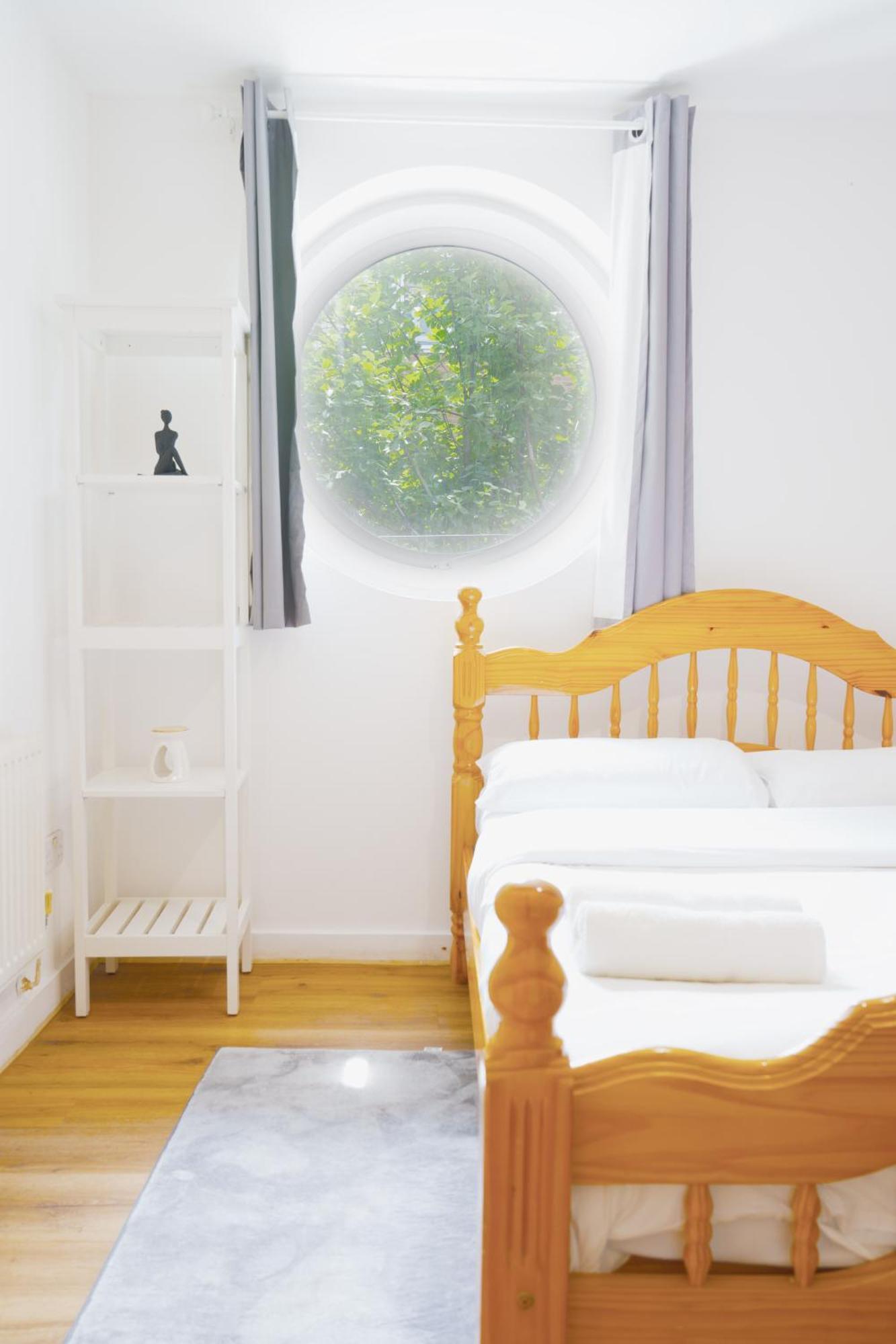 Appartement Spacious 2bd 2baths In *