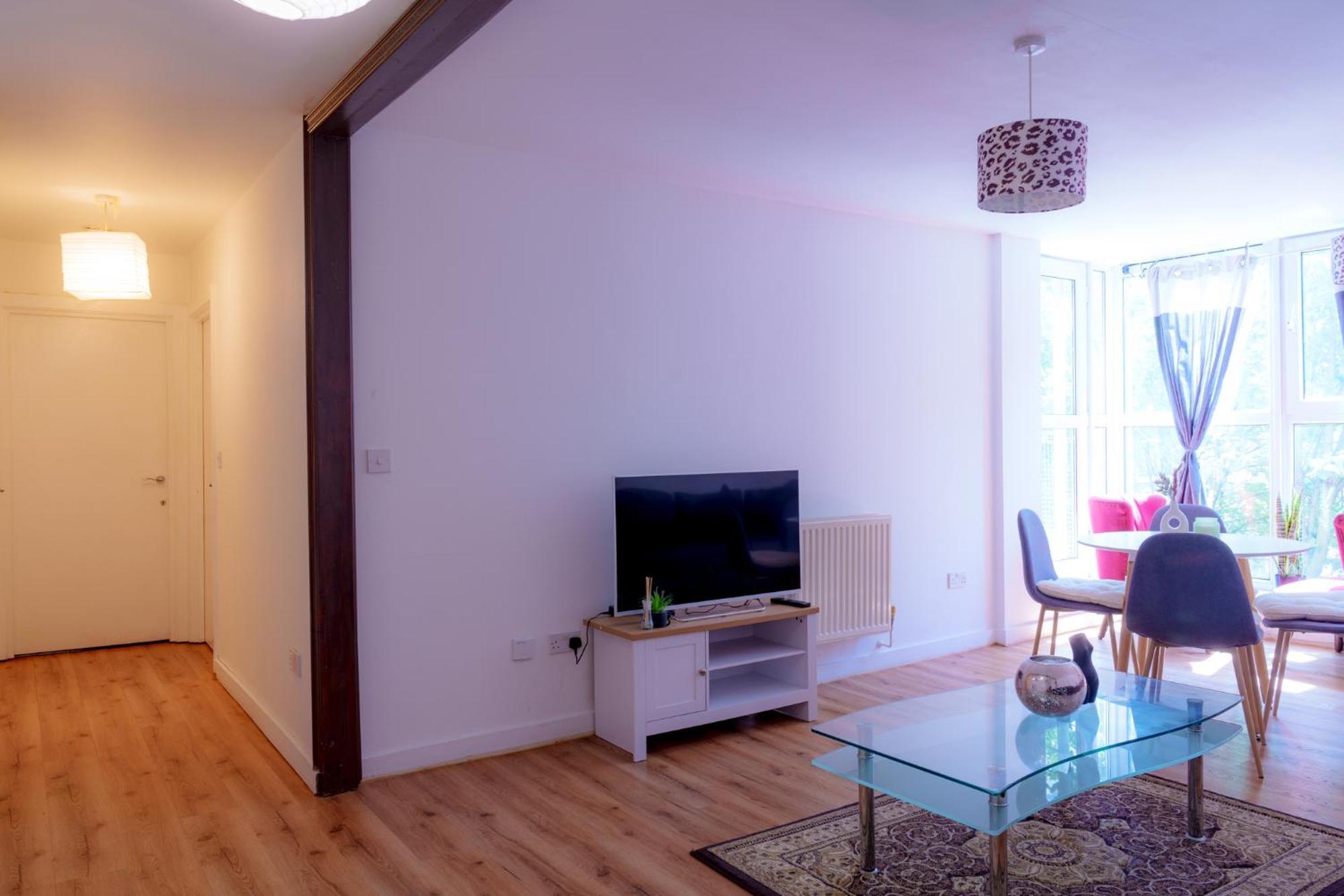 Lägenhet Spacious 2bd 2baths In *