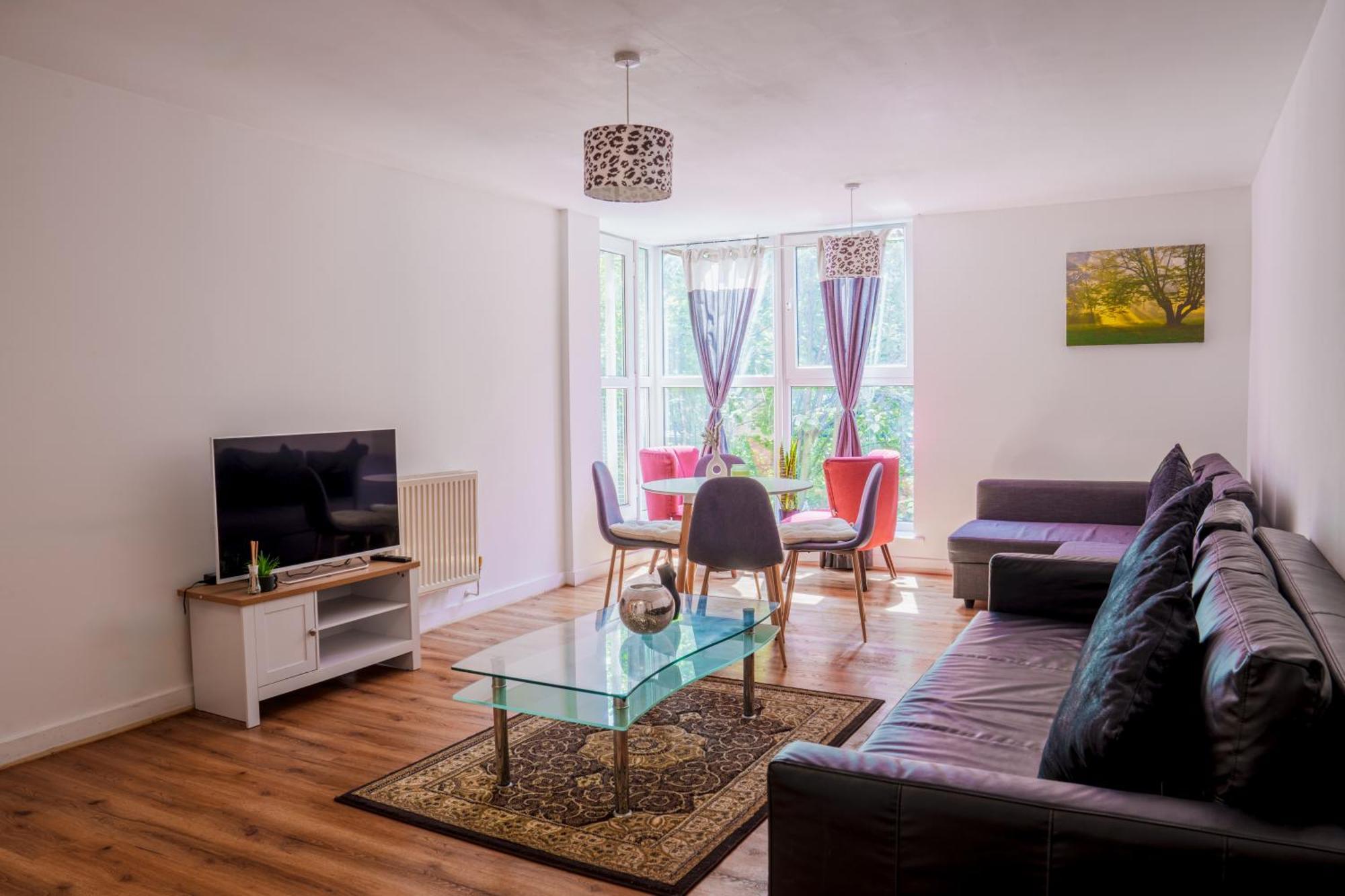 Lägenhet Spacious 2bd 2baths In