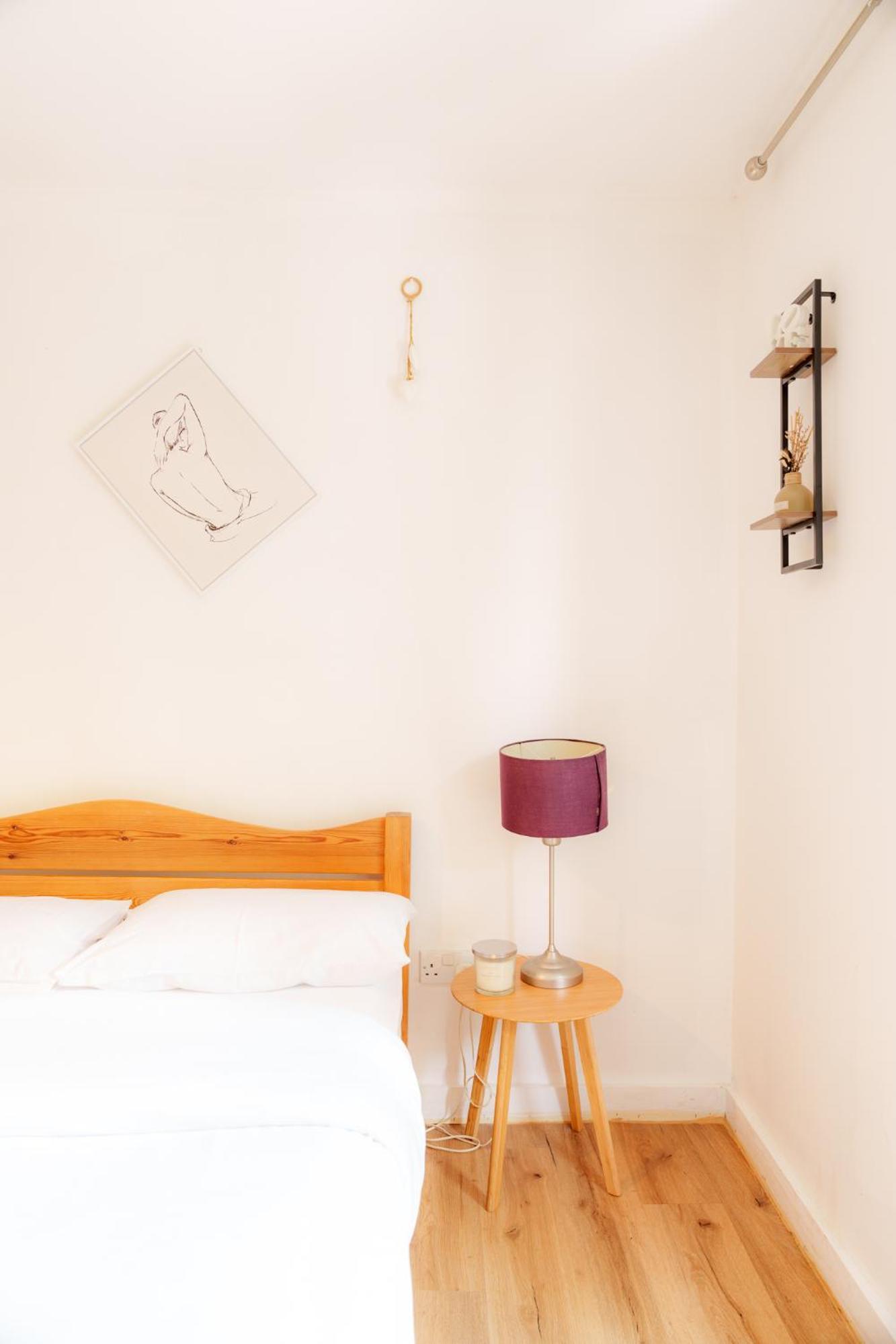 Spacious 2bd 2baths In Lägenhet London