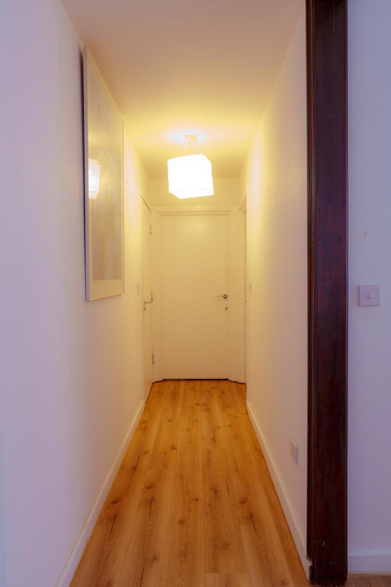 Spacious 2bd 2baths In * Londen
