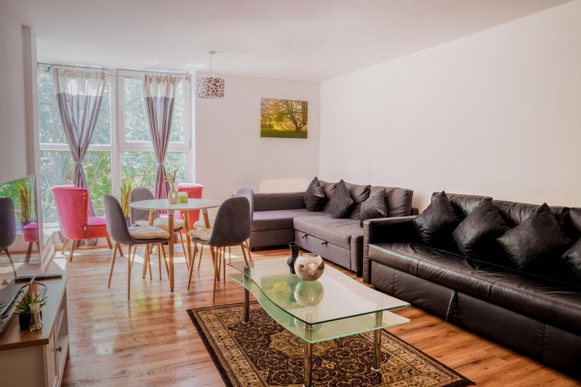 Spacious 2bd 2baths In Lejlighed *