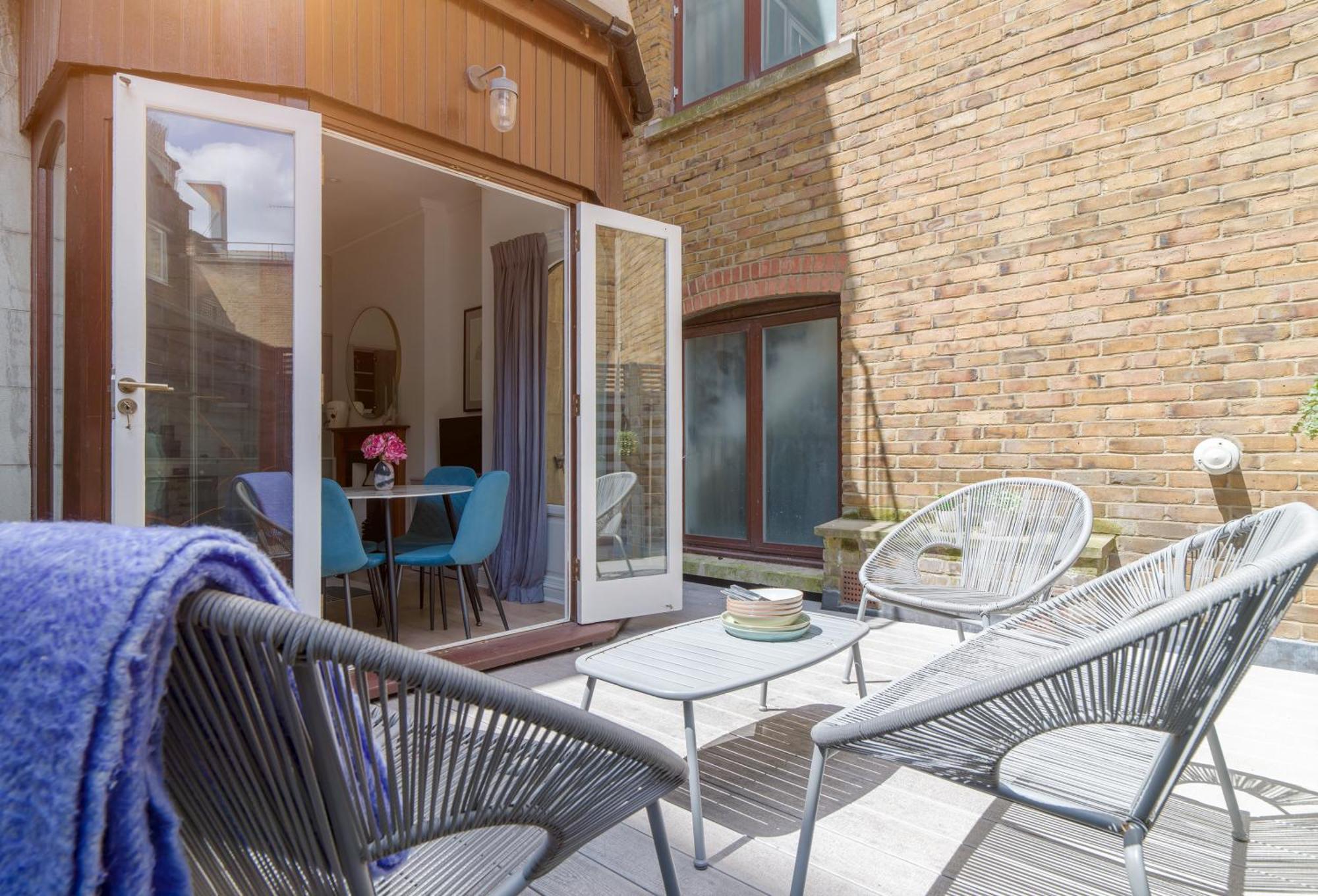 West End, Drury Lane, Modern 3 Bedroom Apt * Londen