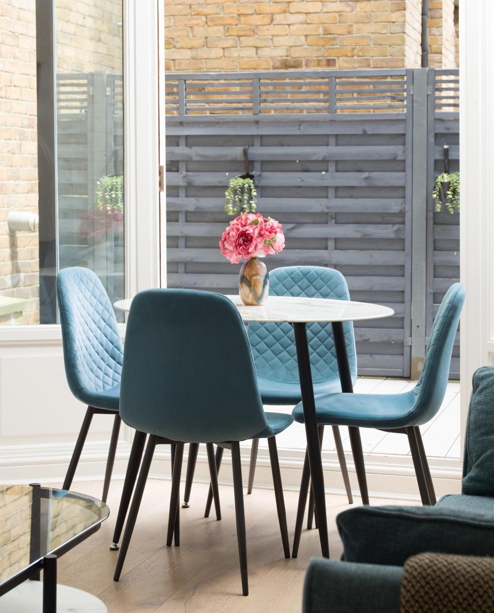 West End, Drury Lane, Modern 3 Bedroom Apt * Londen