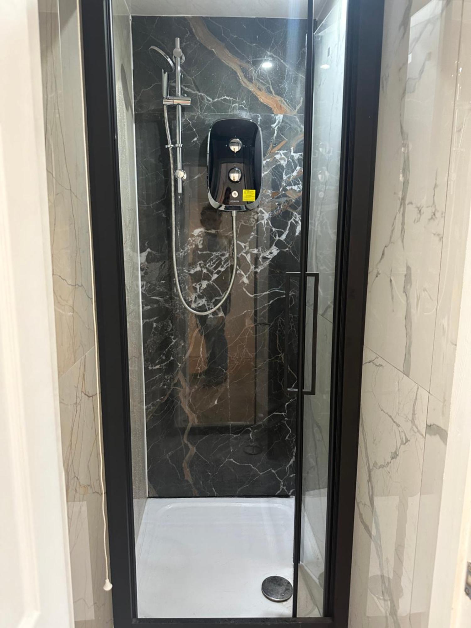 First Floor One Bed In West Apartment London