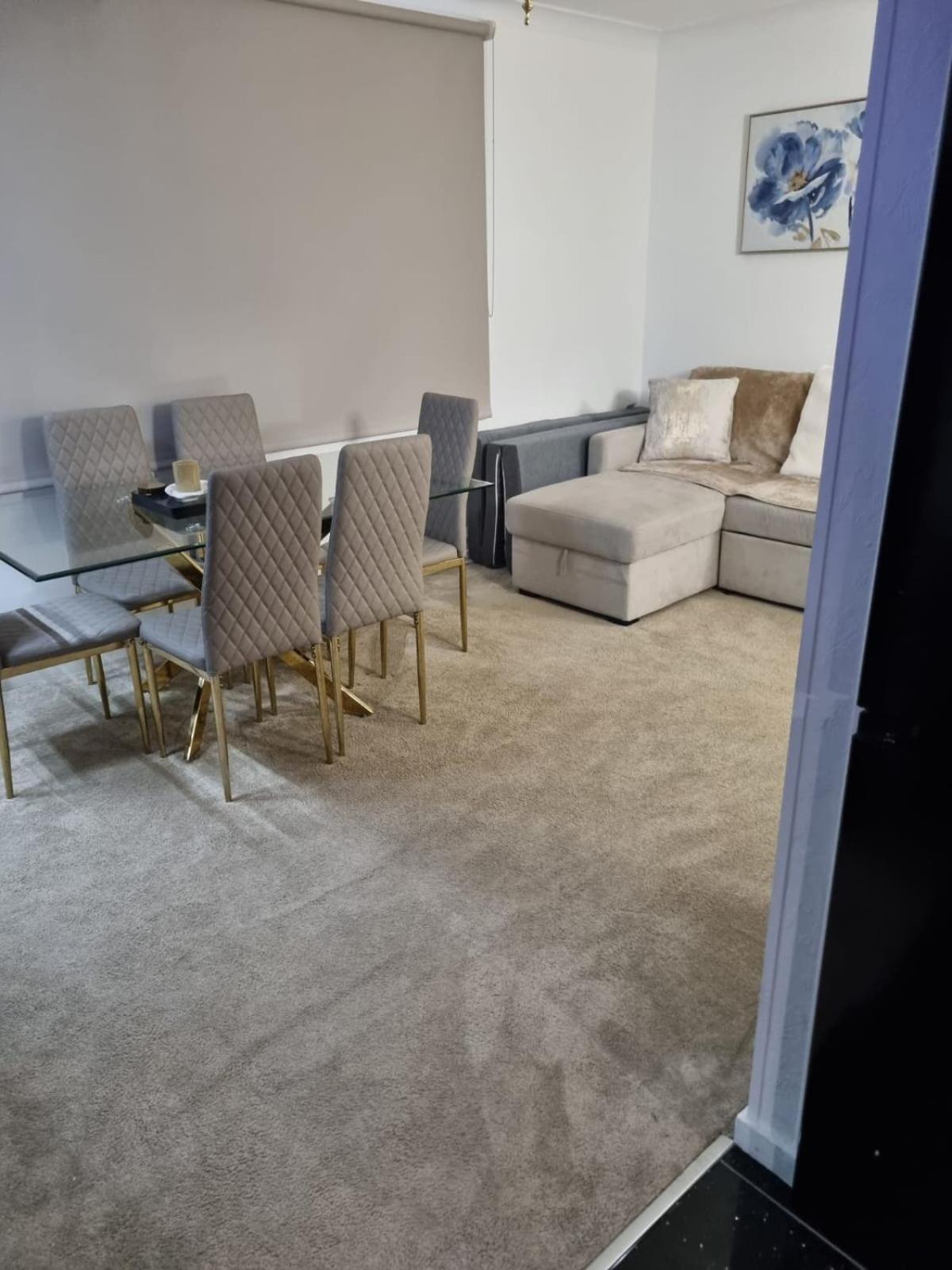 Stylish & Free Parking Leilighet London