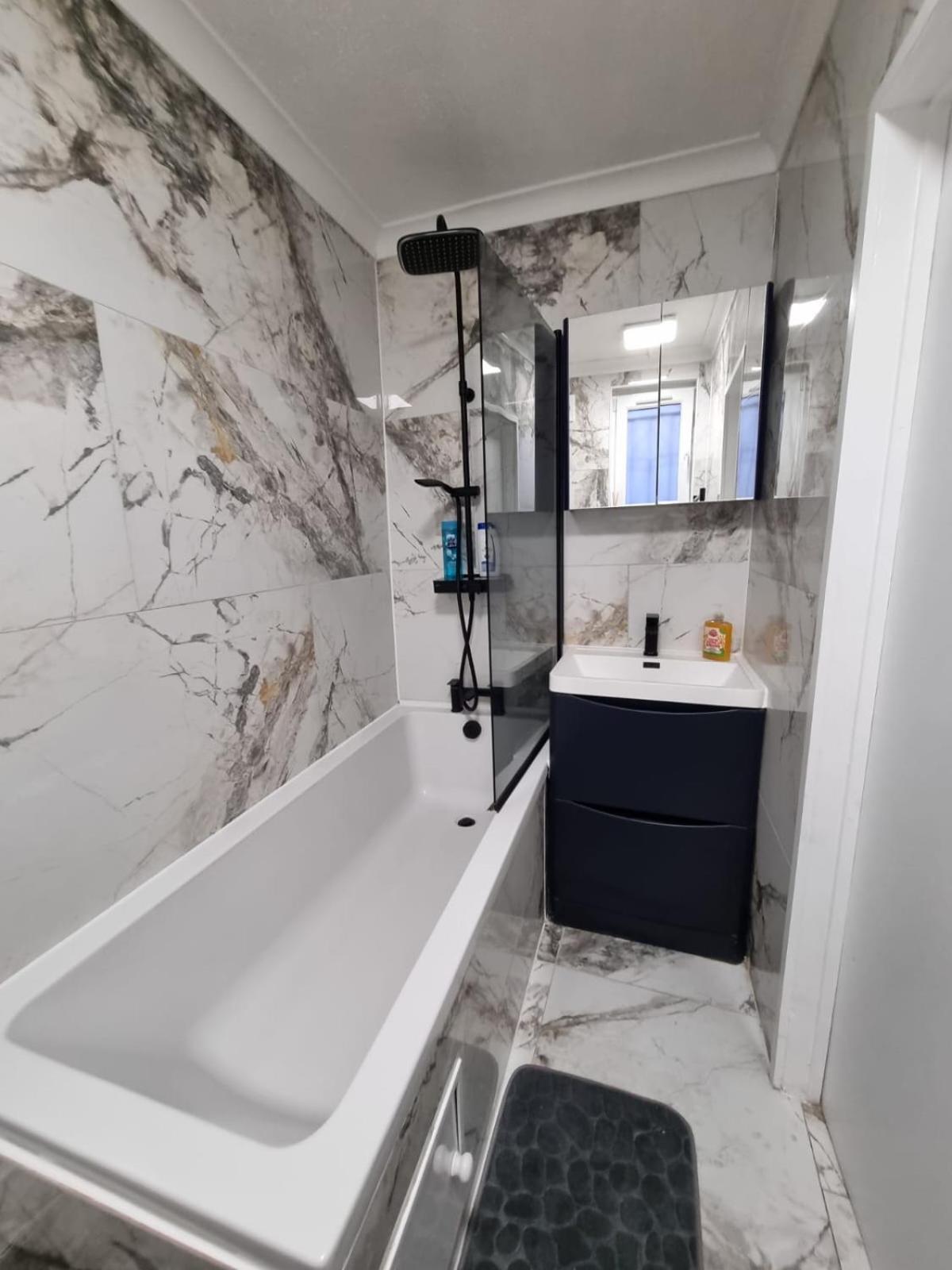 Leilighet Stylish & Free Parking London