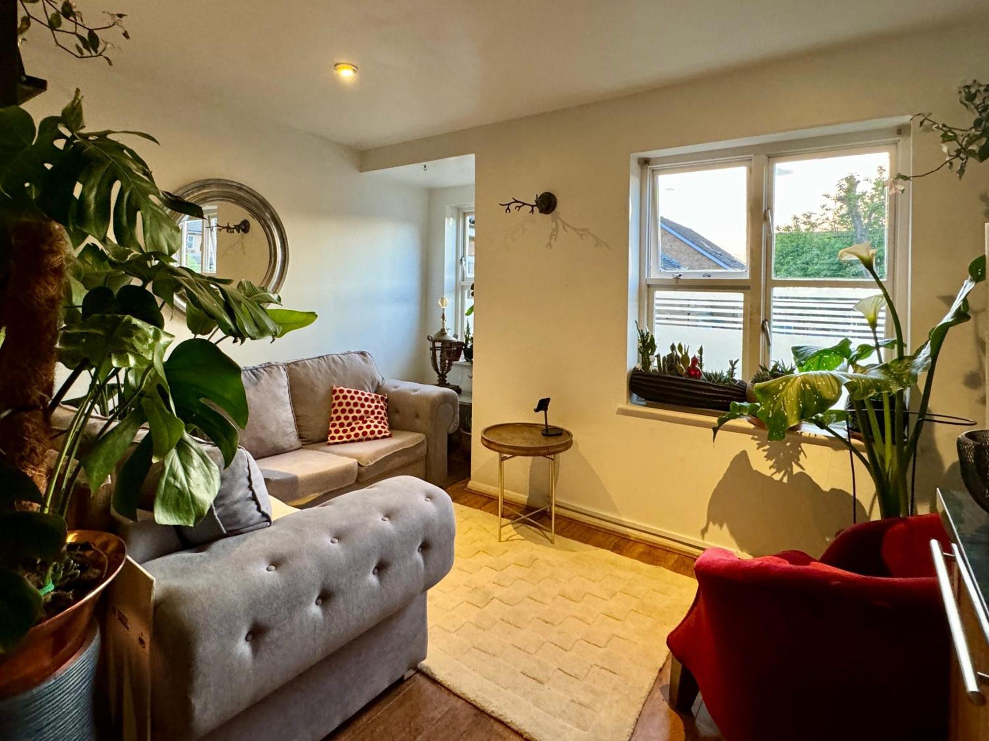 Private In A Stylish Flat Homestay *