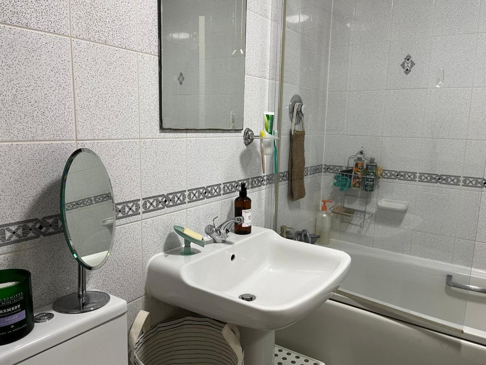 Beautiful 2 Bedroom *
