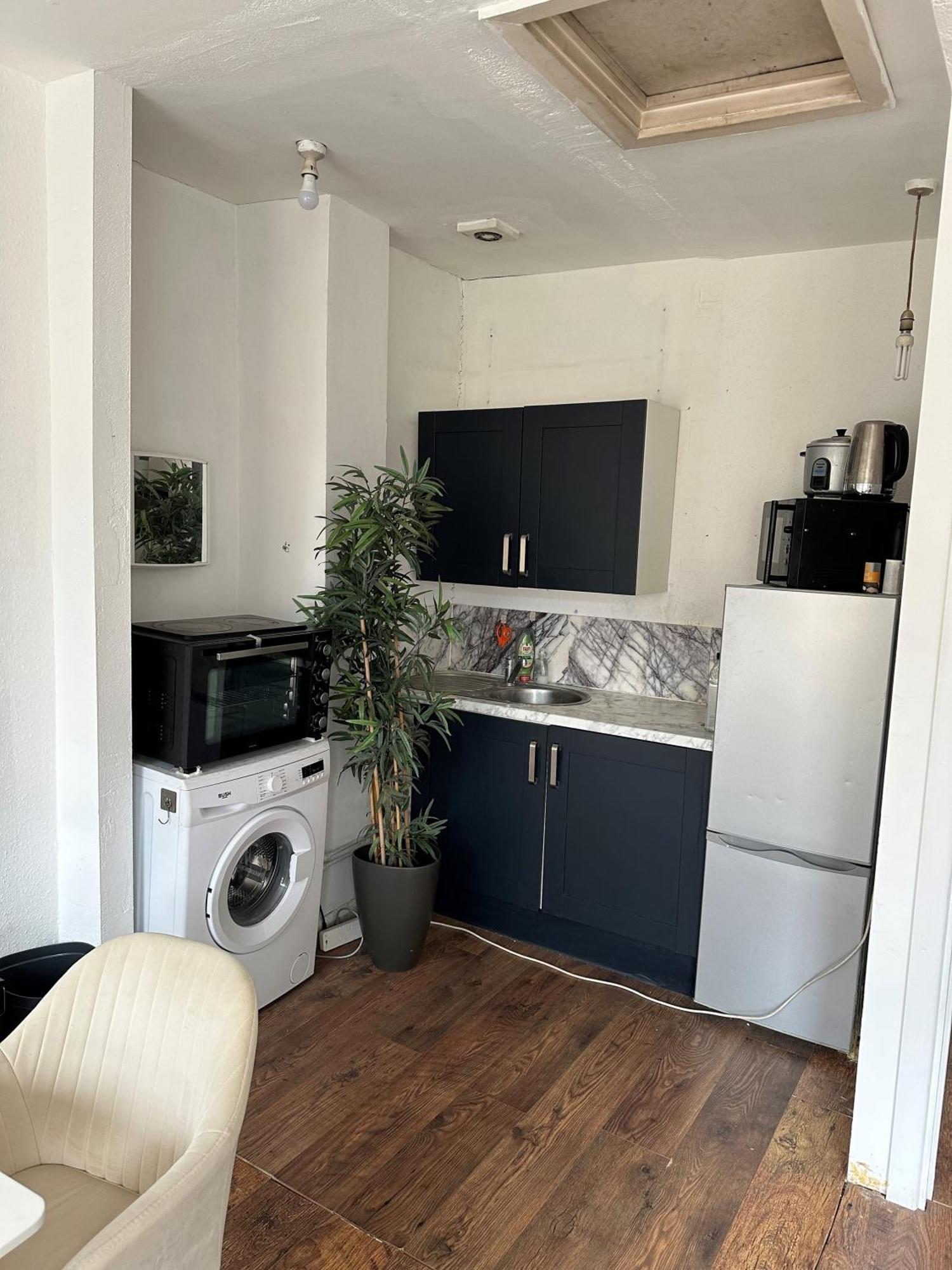 One Bed Victorian Flat,10 Min Walk To Paddington, Sleeps 4, Pet-friendly * Londen