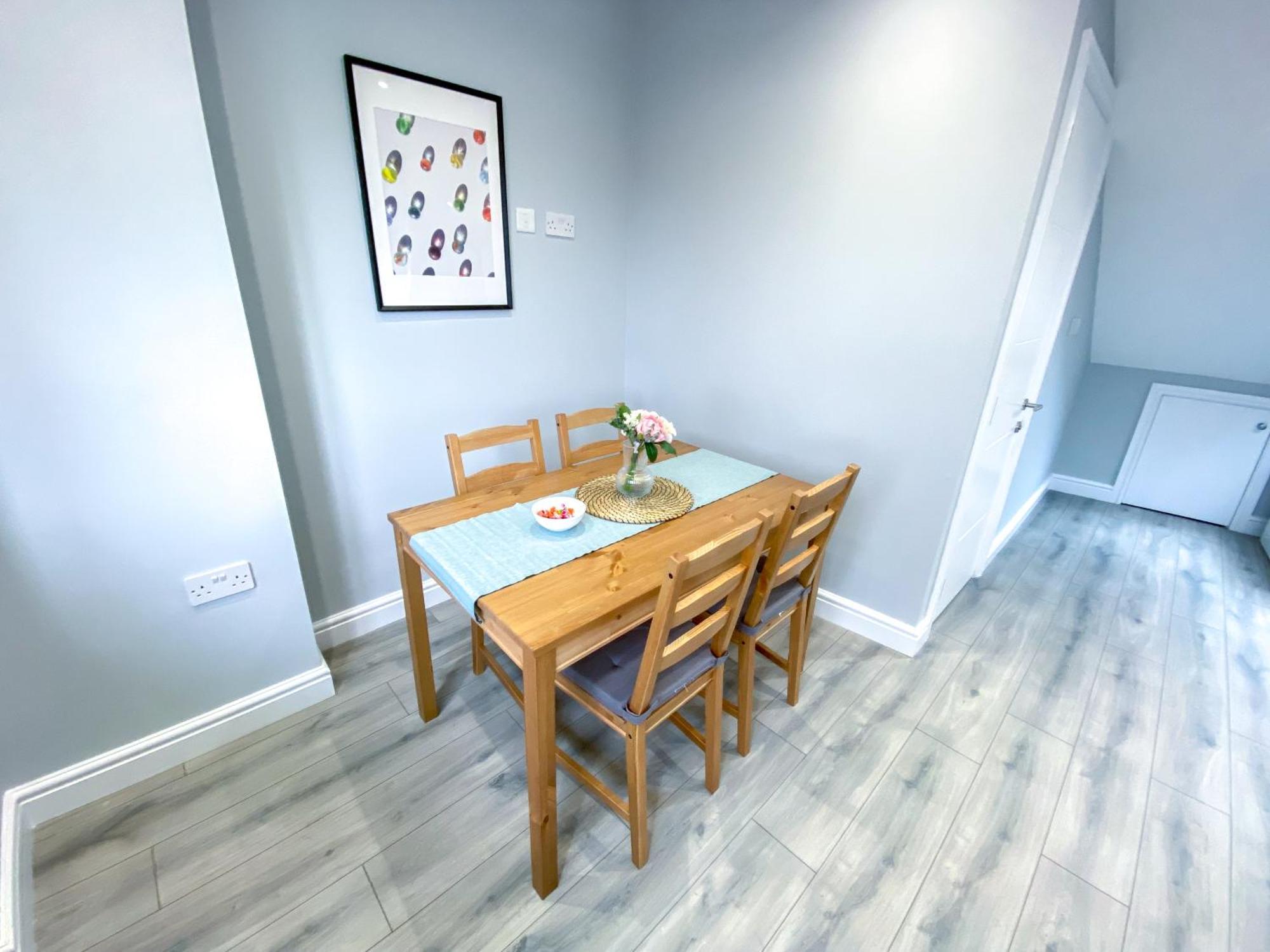 Large 1-bedroom Flat, 5 Guest, - F4 Leilighet London