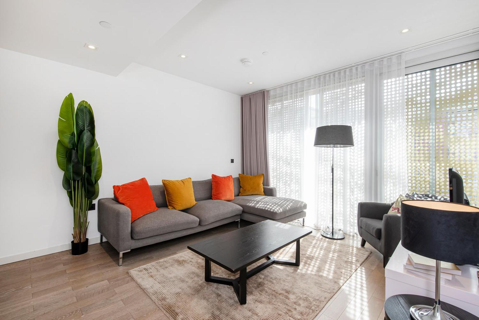 Modern 2 Bed Battersea Power Station Lägenhet London