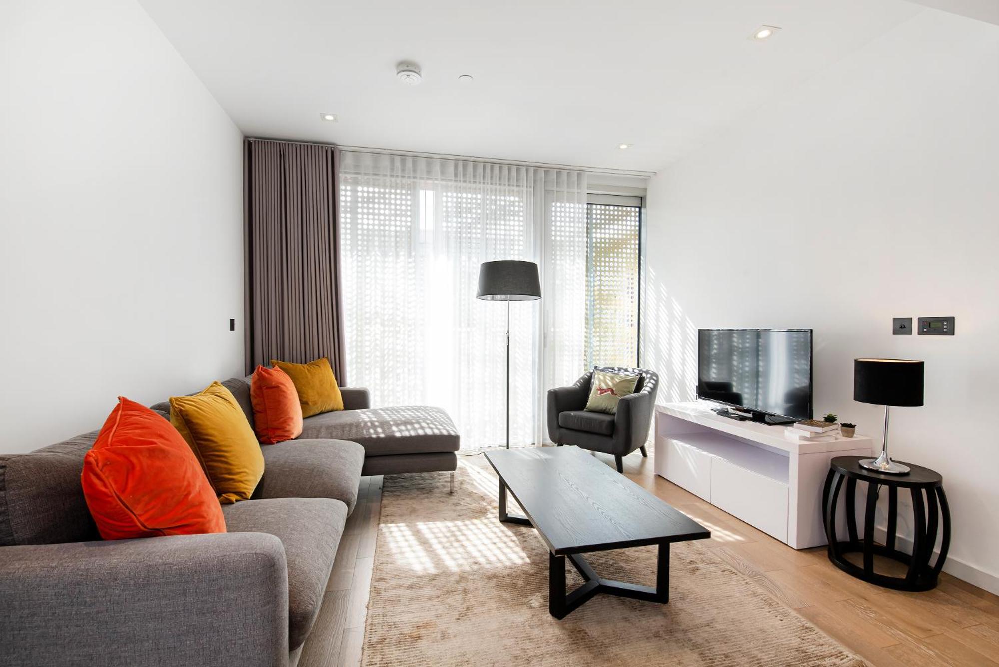 Modern 2 Bed Battersea Power Station Lägenhet London
