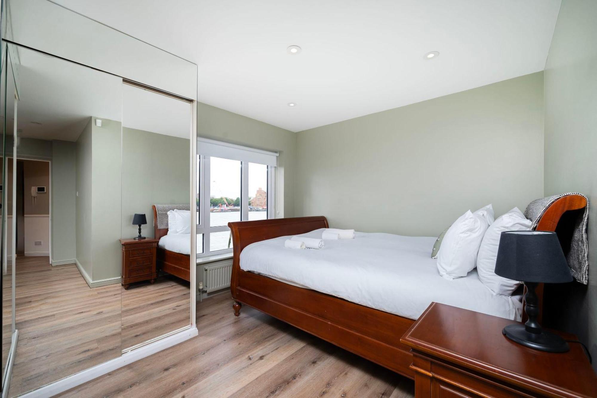 Wonderful 2br Flat With River Views And Balcony