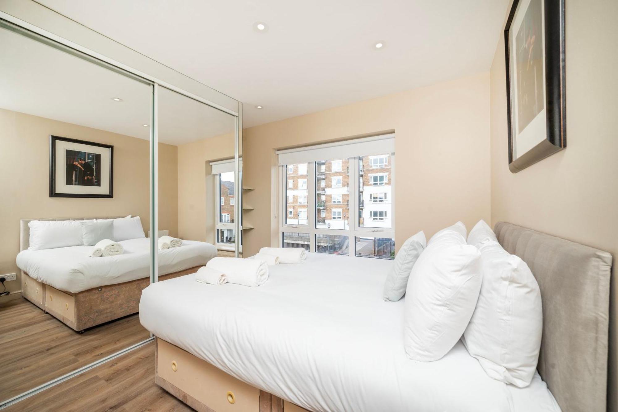 Wonderful 2br Flat With River Views And Balcony Lejlighed