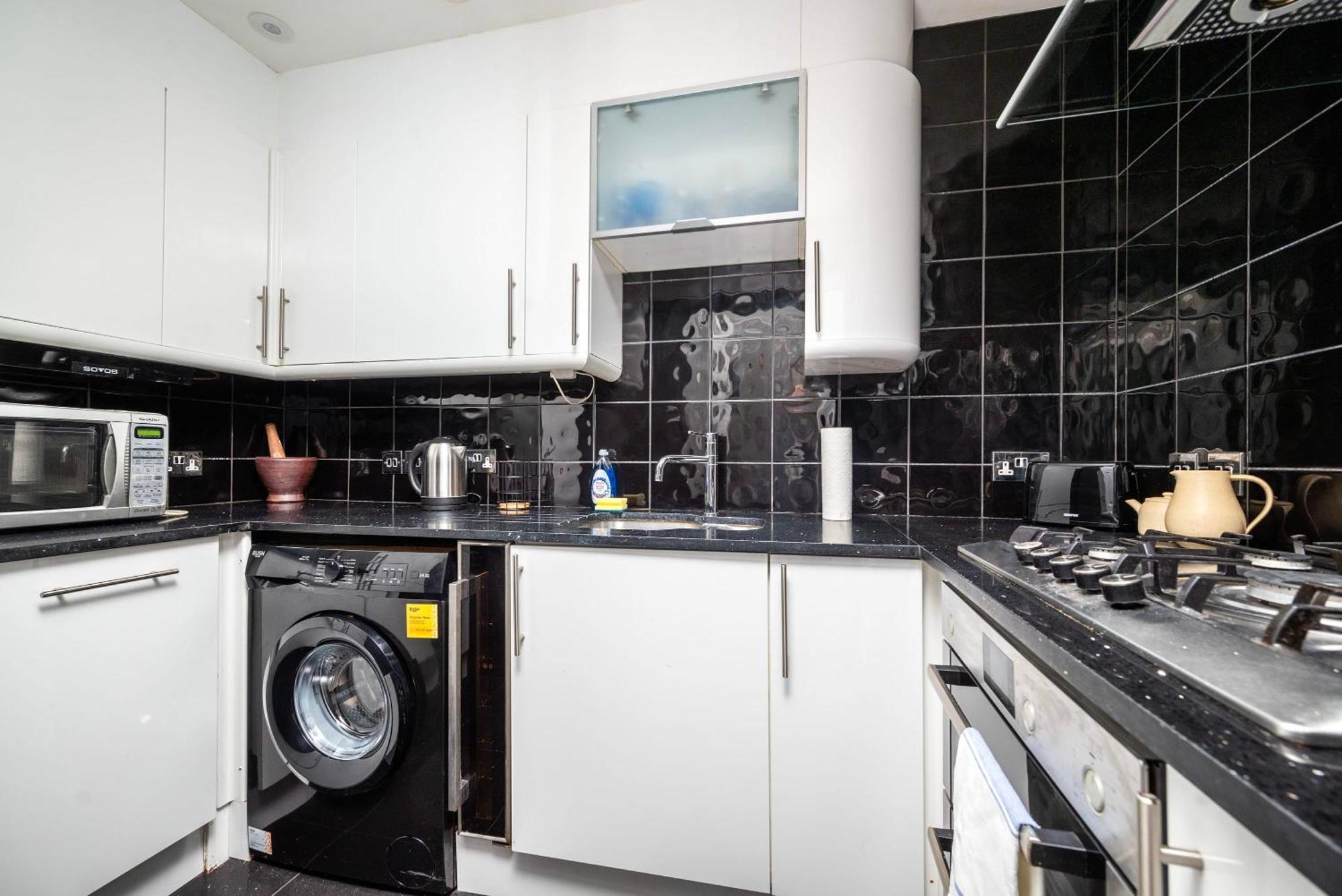 Lejlighed Wonderful 2br Flat With River Views And Balcony London