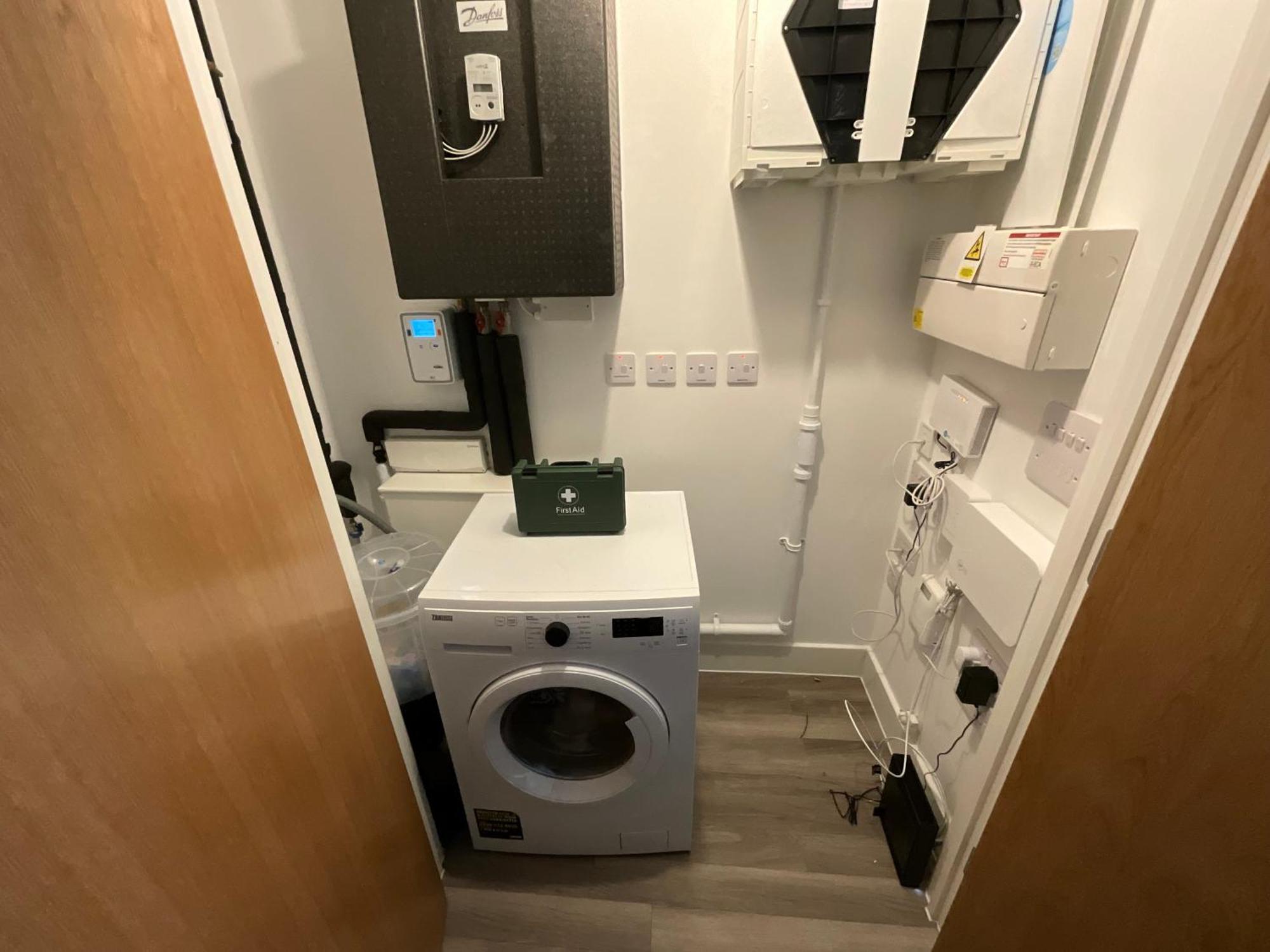 Appartement Deluxe Double Bed In Shared Near Canary Wharf, Airport & O2 Arena With Thames View Londen