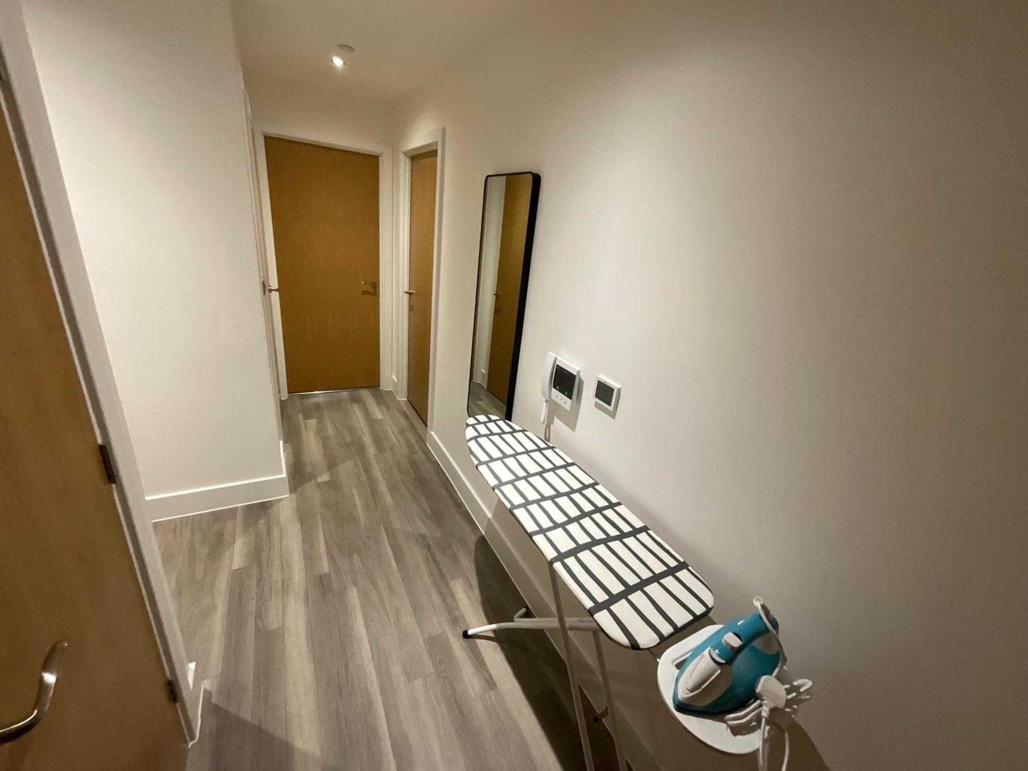 Lägenhet Deluxe Double Bed In Shared Near Canary Wharf, Airport & O2 Arena With Thames View
