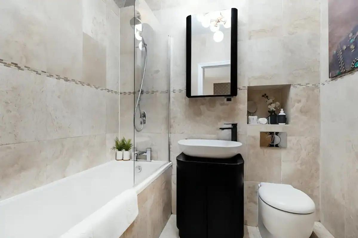Awesome Leicester Sq! Fashion Flat For Theatre Families And Happy Friends Lejlighed London