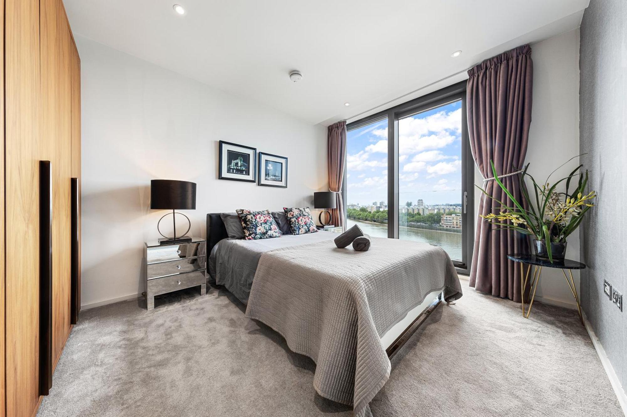 River Panorama 2 Bedroom New Development Leilighetshoteller London