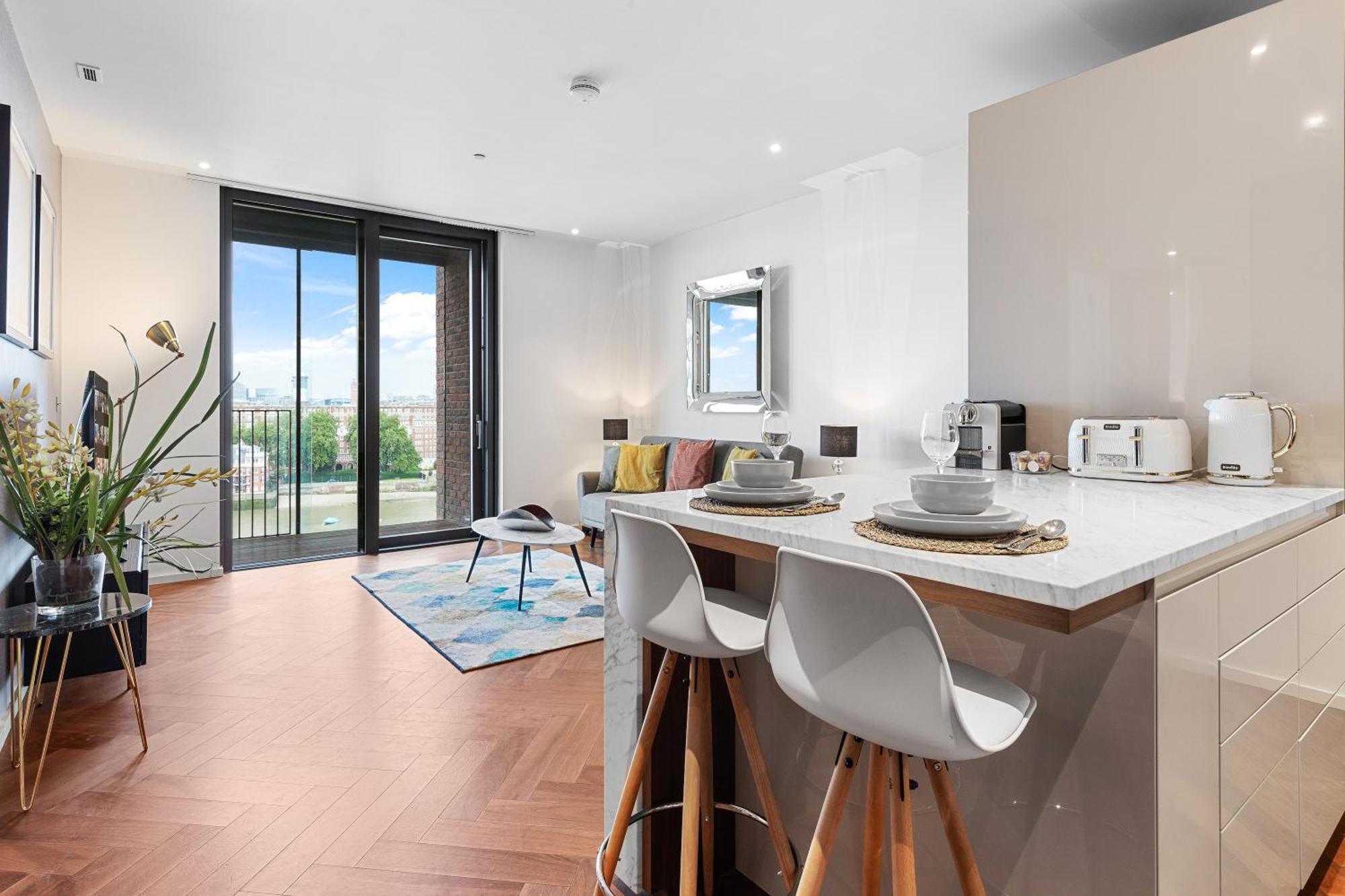 River Panorama 2 Bedroom New Development Leilighetshoteller