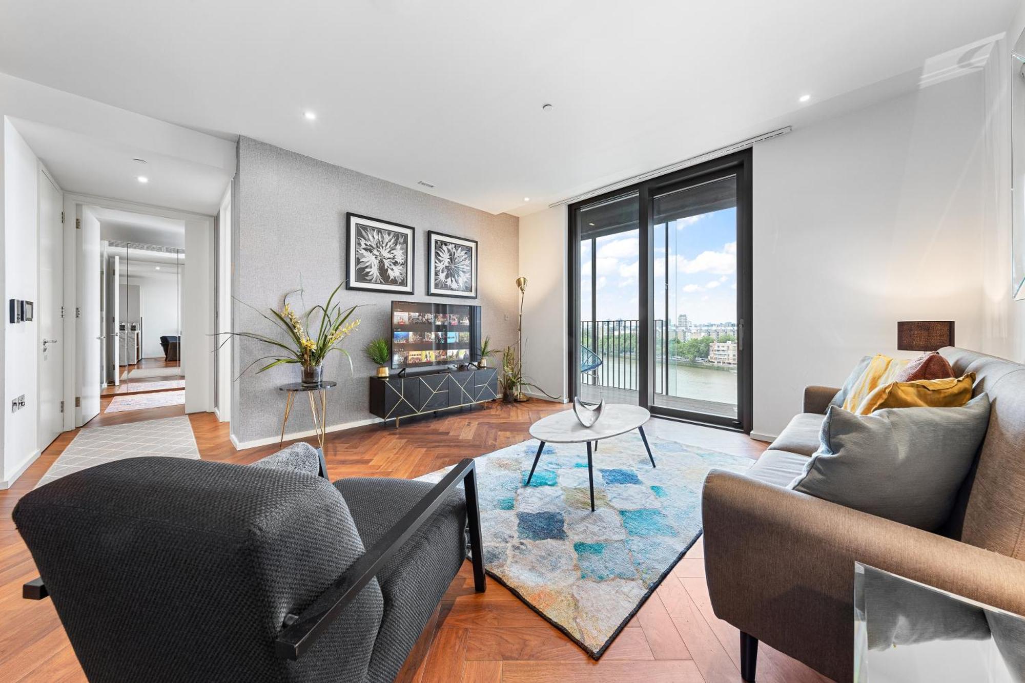 River Panorama 2 Bedroom New Development Leilighetshoteller *
