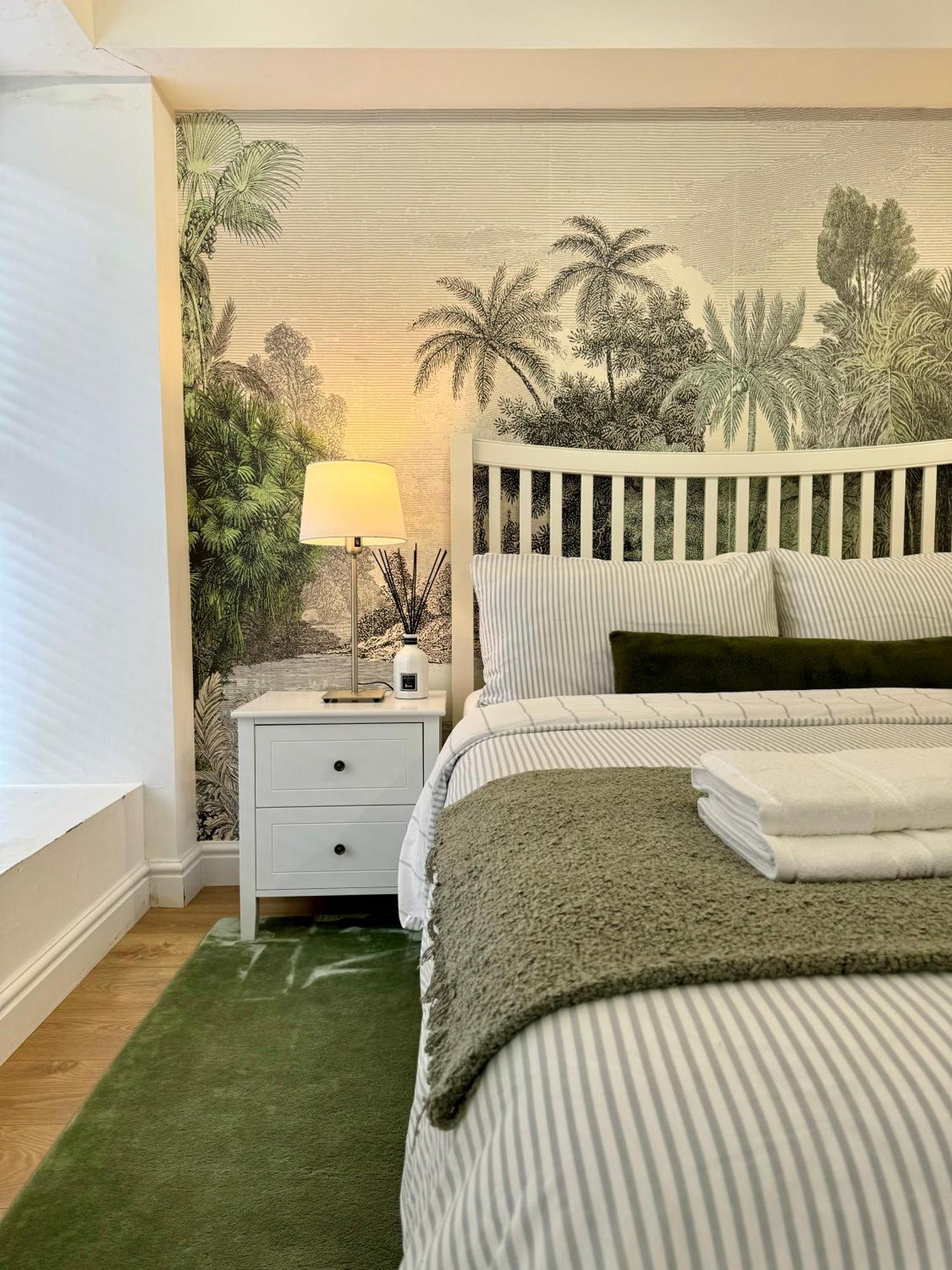 2br L 2ba With Patio-sleep 6 Appartement Londres