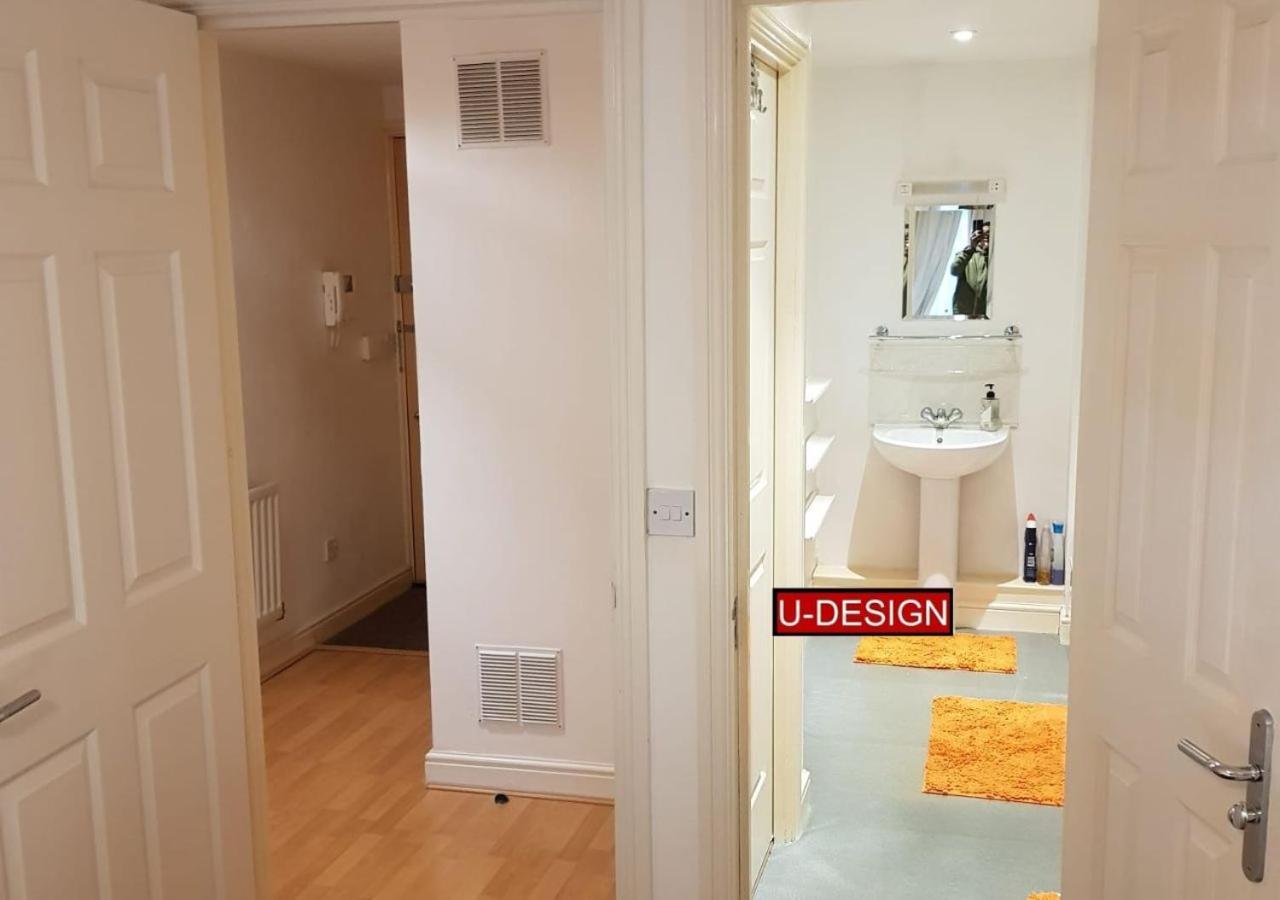 Apartment N22 Wood Dopamine