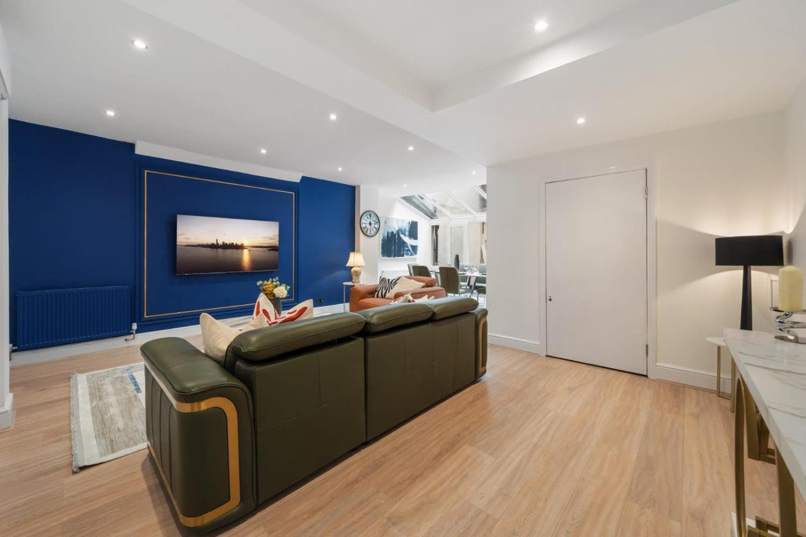 Apartment Mayfair Residences
