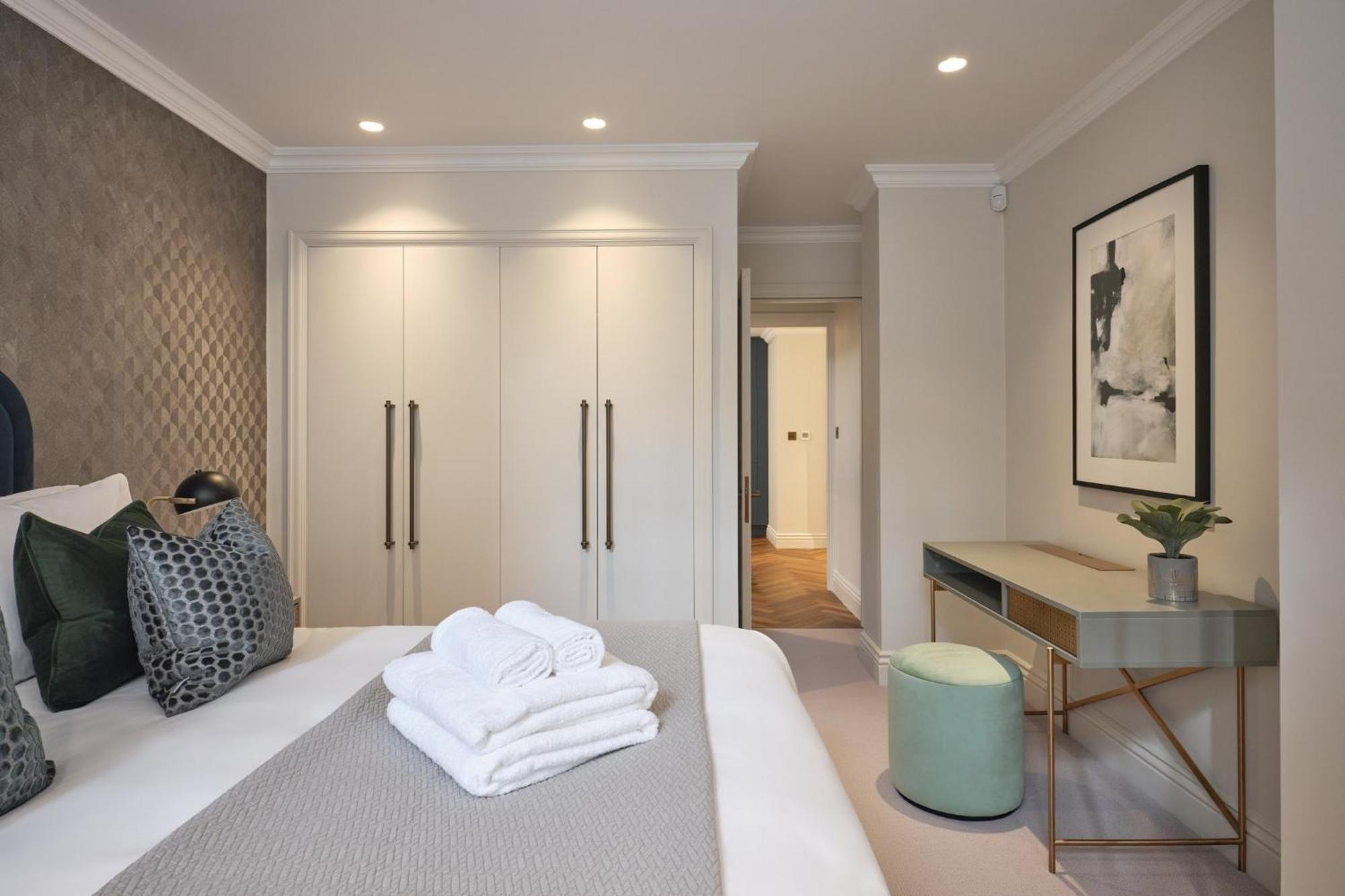 Flagship Luxury Villa. Near Mayfair And Hyde Park - Sleeps 16 Semesterbostad London