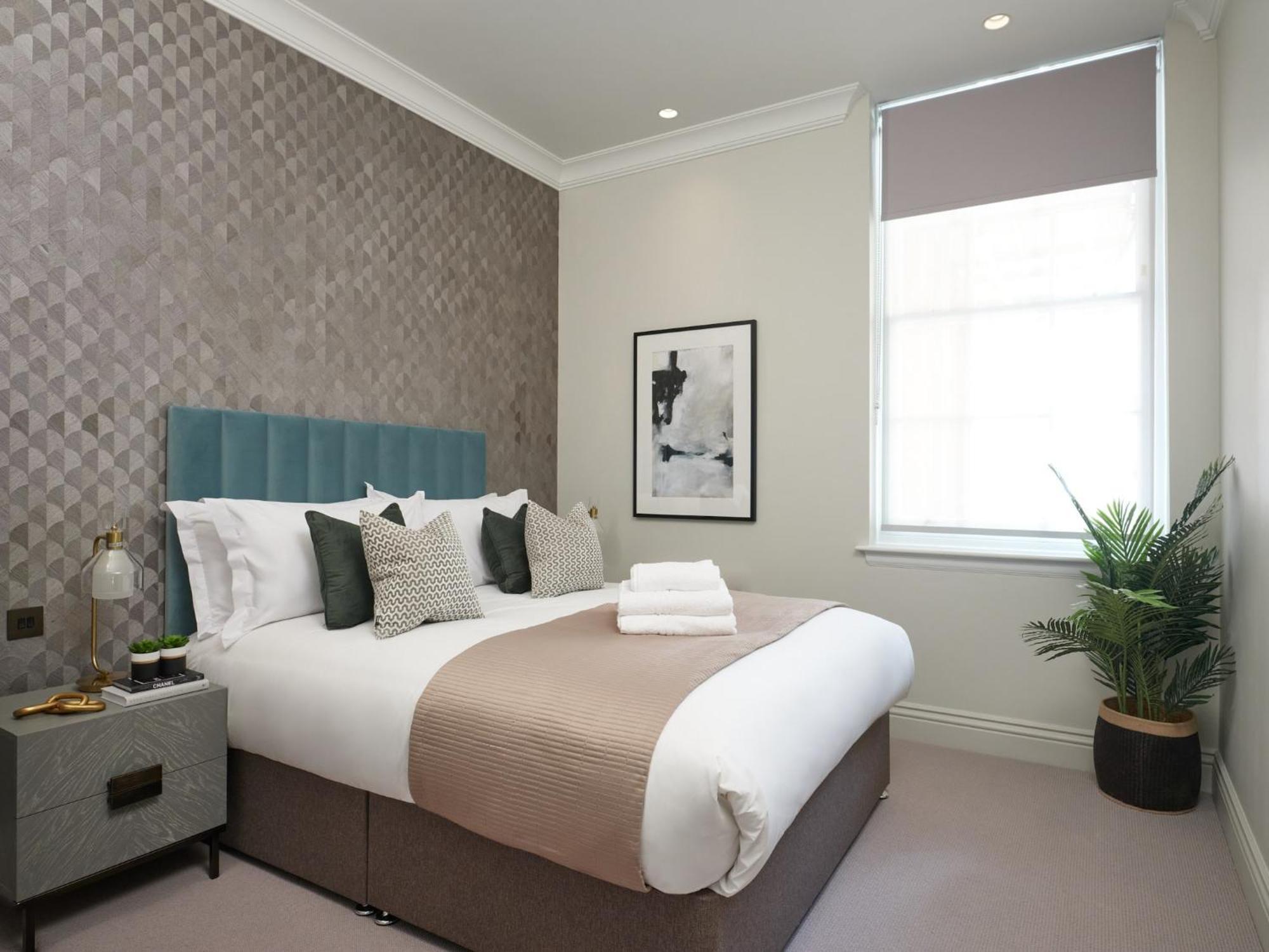 Semesterbostad Flagship Luxury Villa. Near Mayfair And Hyde Park - Sleeps 16 London