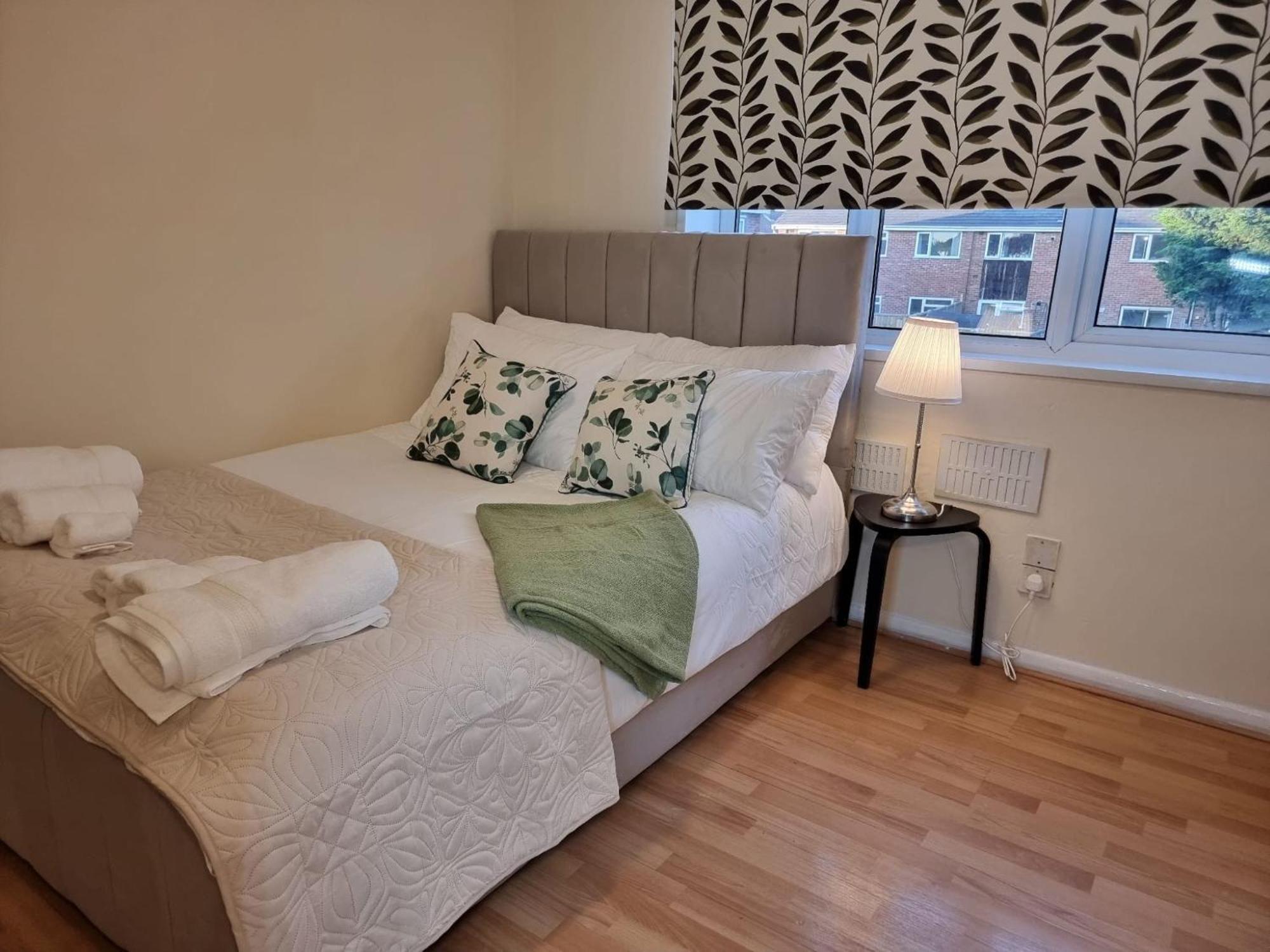 Vakantiehuis Heathrow Airport House *