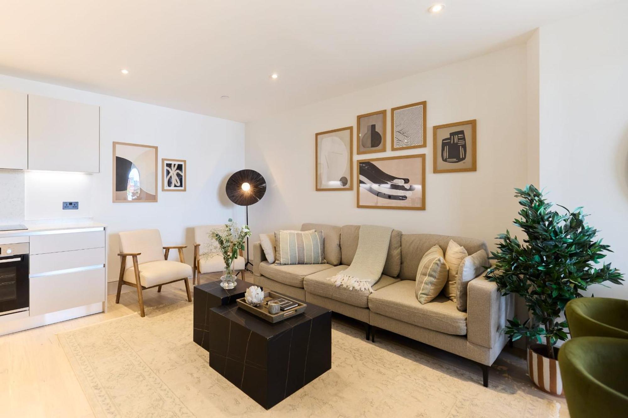 The South Wimbledon Escape - Lovely 3bdr With Balcony Appartement Londen