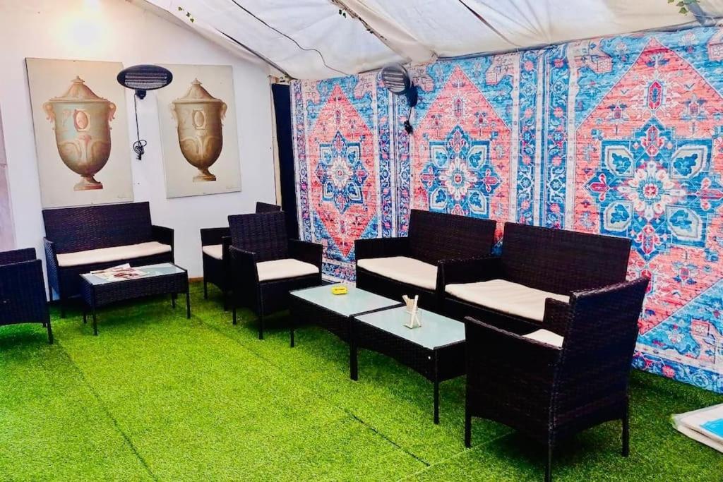 Cozy Opposite Chelsea Stadium Londen
