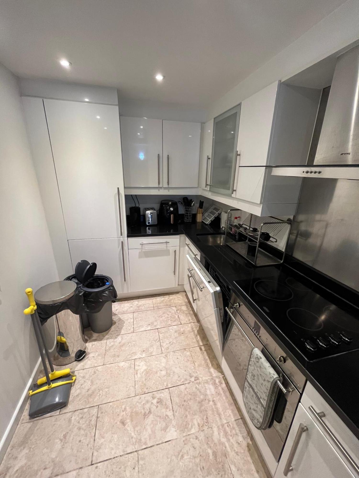 Roomzzz Near The Excel Exhibition Centre Royal Victoria O2 Arena Central 24 Hour Self Check-in * Londres