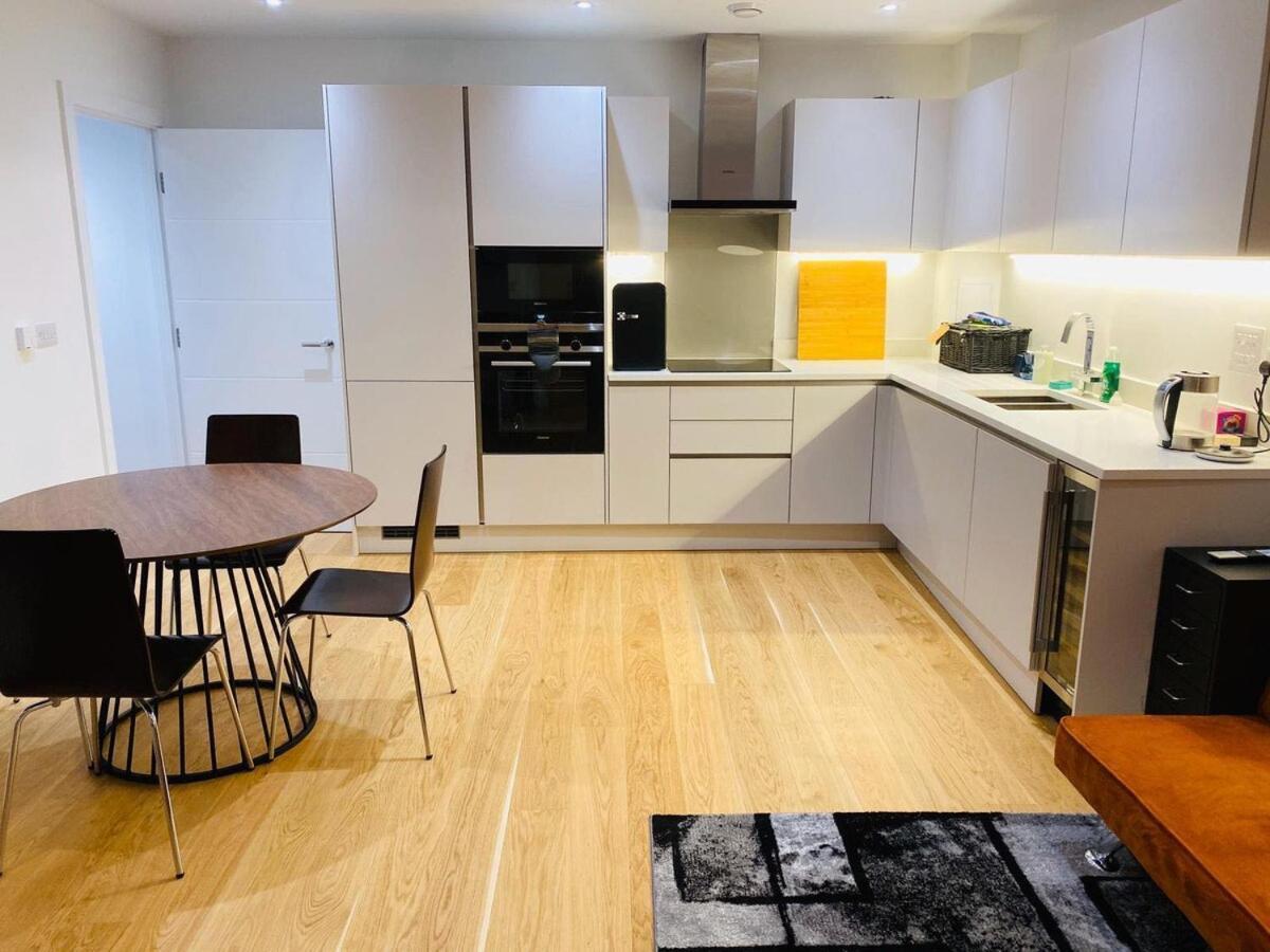 1bed Balcony Grocery Downstairs Apartment London