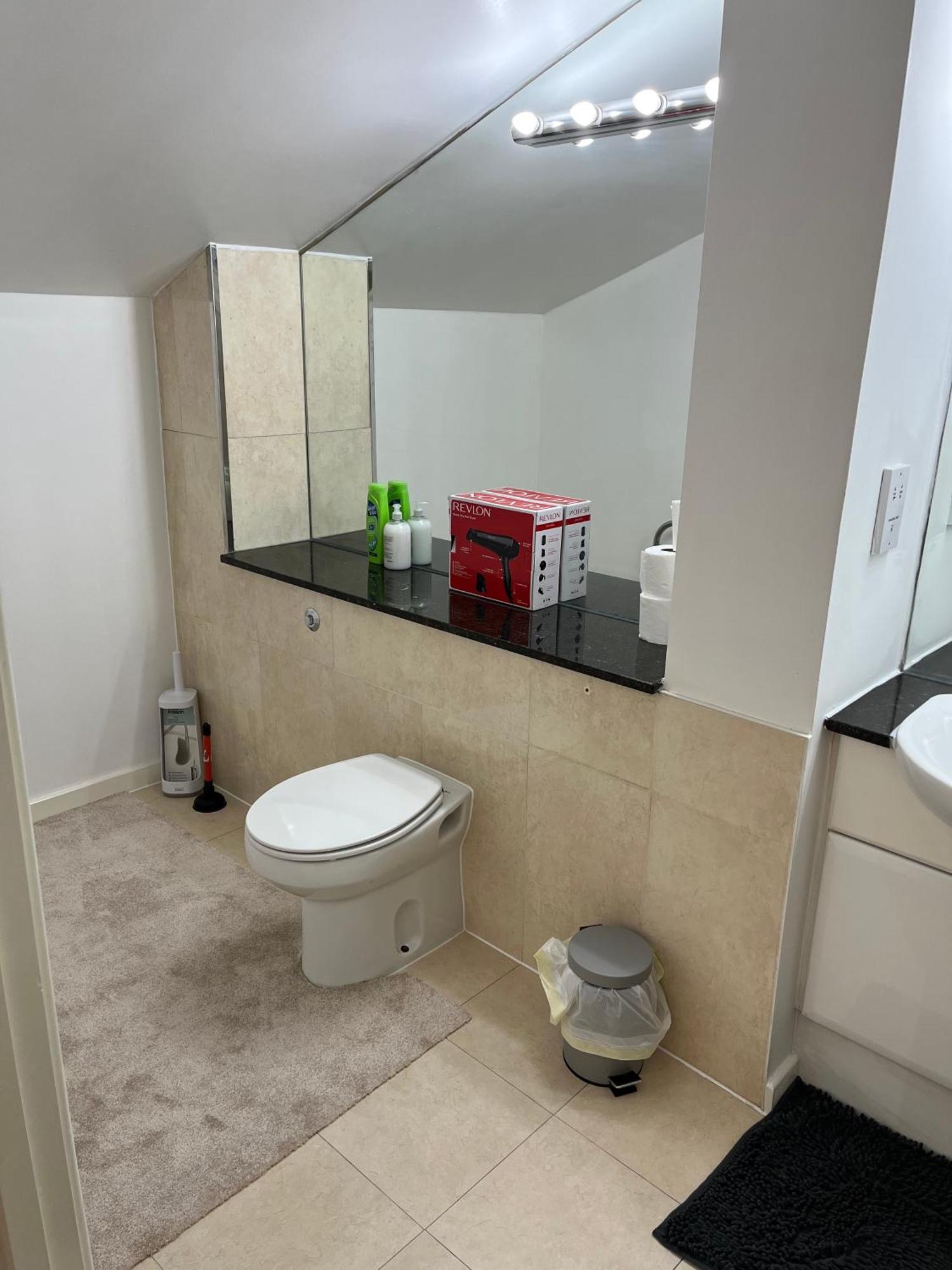 Pensionat Roomzzz Near The Excel Exhibition Centre Royal Victoria O2 Arena Central 24 Hour Self Check-in