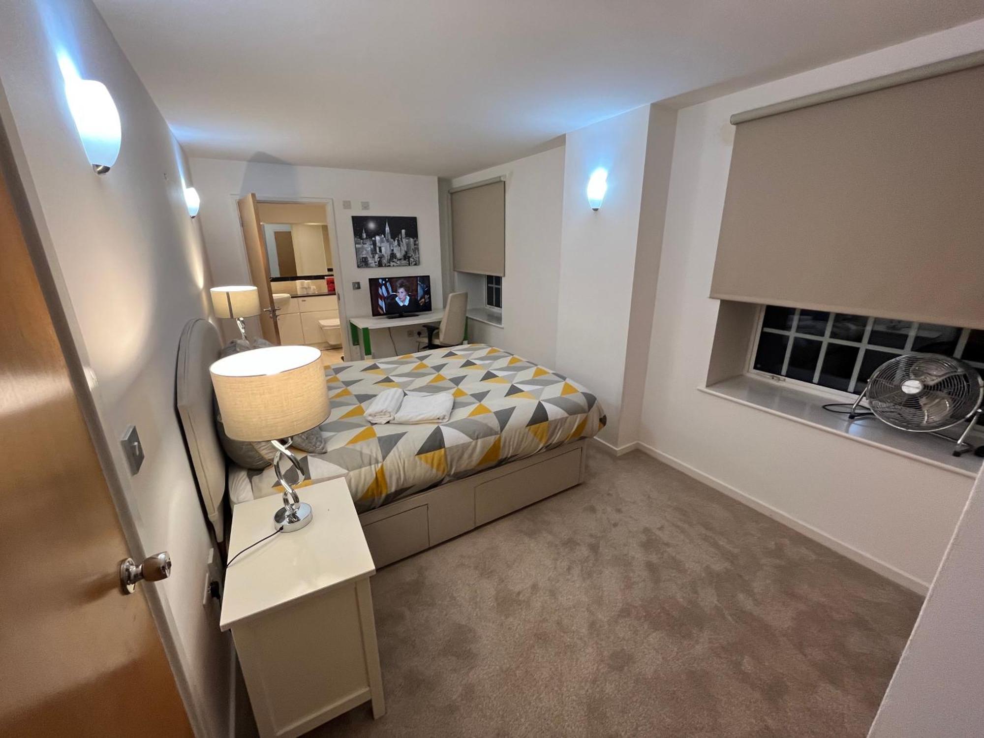 Pensionat Roomzzz Near The Excel Exhibition Centre Royal Victoria O2 Arena Central 24 Hour Self Check-in London