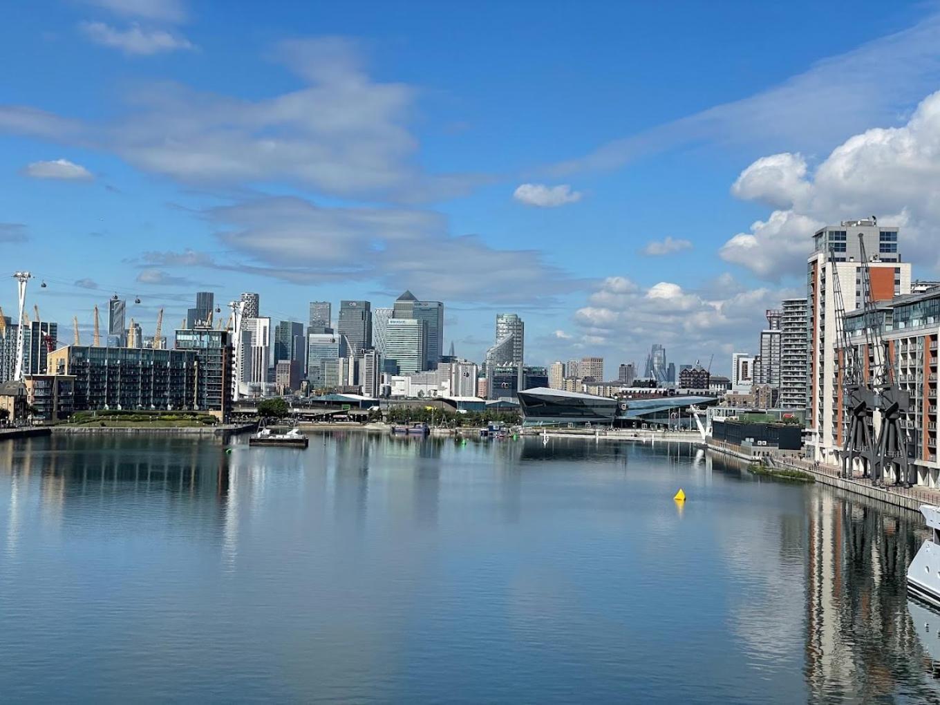 Roomzzz Near The Excel Exhibition Centre Royal Victoria O2 Arena Central 24 Hour Self Check-in Pensionat *